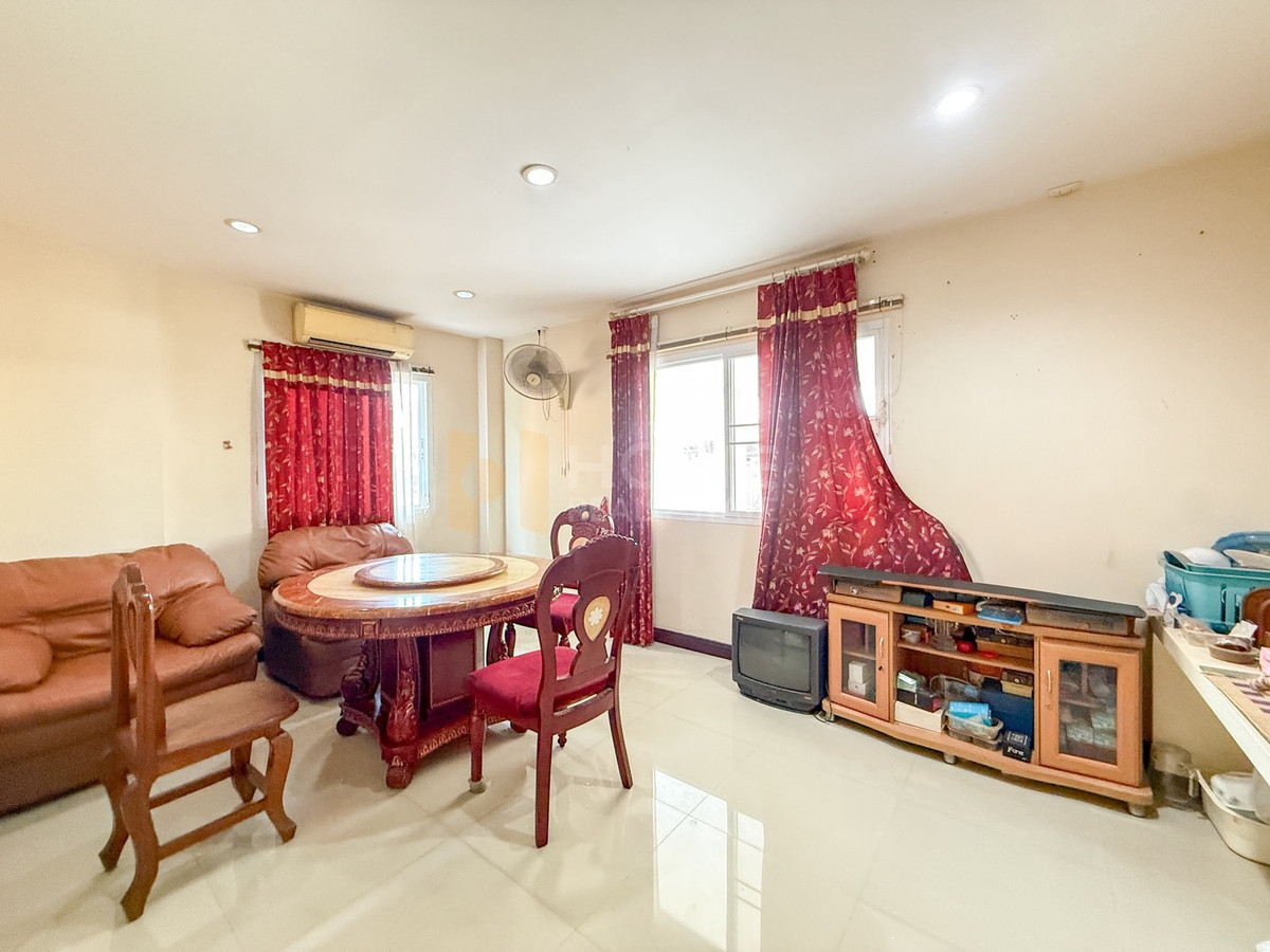 ขายบ้านมีนบุรี-ร่มเกล้า : หลังใหญ่ ใกล้ทางด่วน มีห้องนอนชั้นล่าง 🔥 เค.ซี. เนเชอรัลซิตี้ รามคำแหง / 4 ห้องนอน (ขาย), K.C. Natural City Ramkhamhaeng / 4 Bedrooms (FOR SALE) AA612