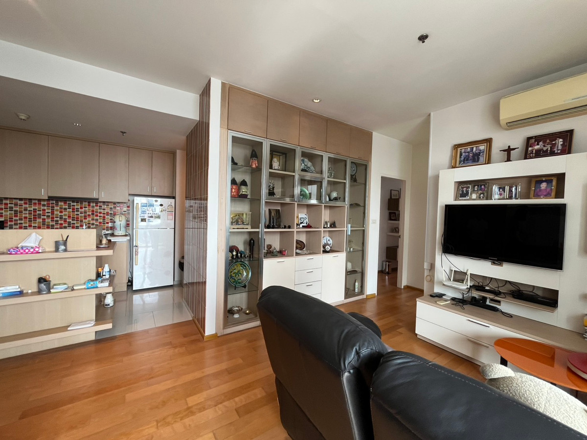 For SaleCondoRatchathewi,Phayathai : Luxury condo Villa Rachatewi 2 bedrooms near BTS RatchathewiSpacious area of 87 sq.m. Price 14.5 million THB with complete facilities!