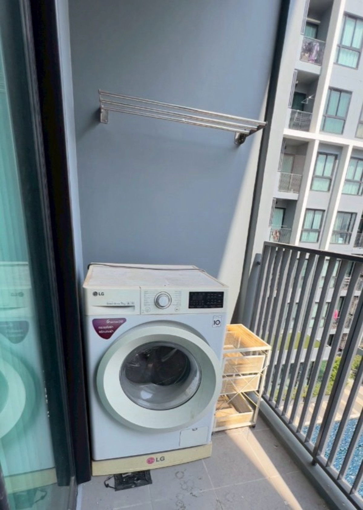 For RentCondoRatchadapisek, Huaikwang, Suttisan : 𝗕𝗶𝗴 𝗿𝗼𝗼𝗺 𝟰𝟱 𝘀𝗾𝗺. 𝗕𝗲𝘀𝘁 𝗽𝗿𝗶𝗰𝗲 𝗶𝗻 𝘁𝗵𝗲 𝗯𝘂𝗶𝗹𝗱𝗶𝗻𝗴 ✨ 𝗤𝘂𝗶𝗻𝗻 𝗥𝗮𝘁𝗰𝗵𝗮𝗱𝗮 𝟭𝟳.