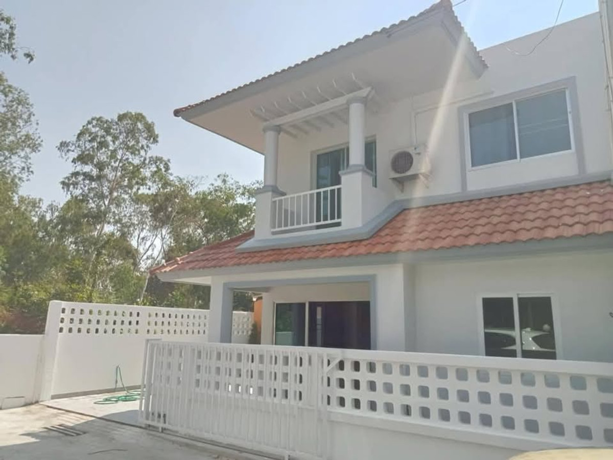 ขายบ้านพัทยา บางแสน ชลบุรี สัตหีบ : หมู่บ้านแฮปปี้ เพลส / 5 ห้องนอน (ขาย), Happy Place Village / 5 Bedrooms (FOR SALE) BEWN107