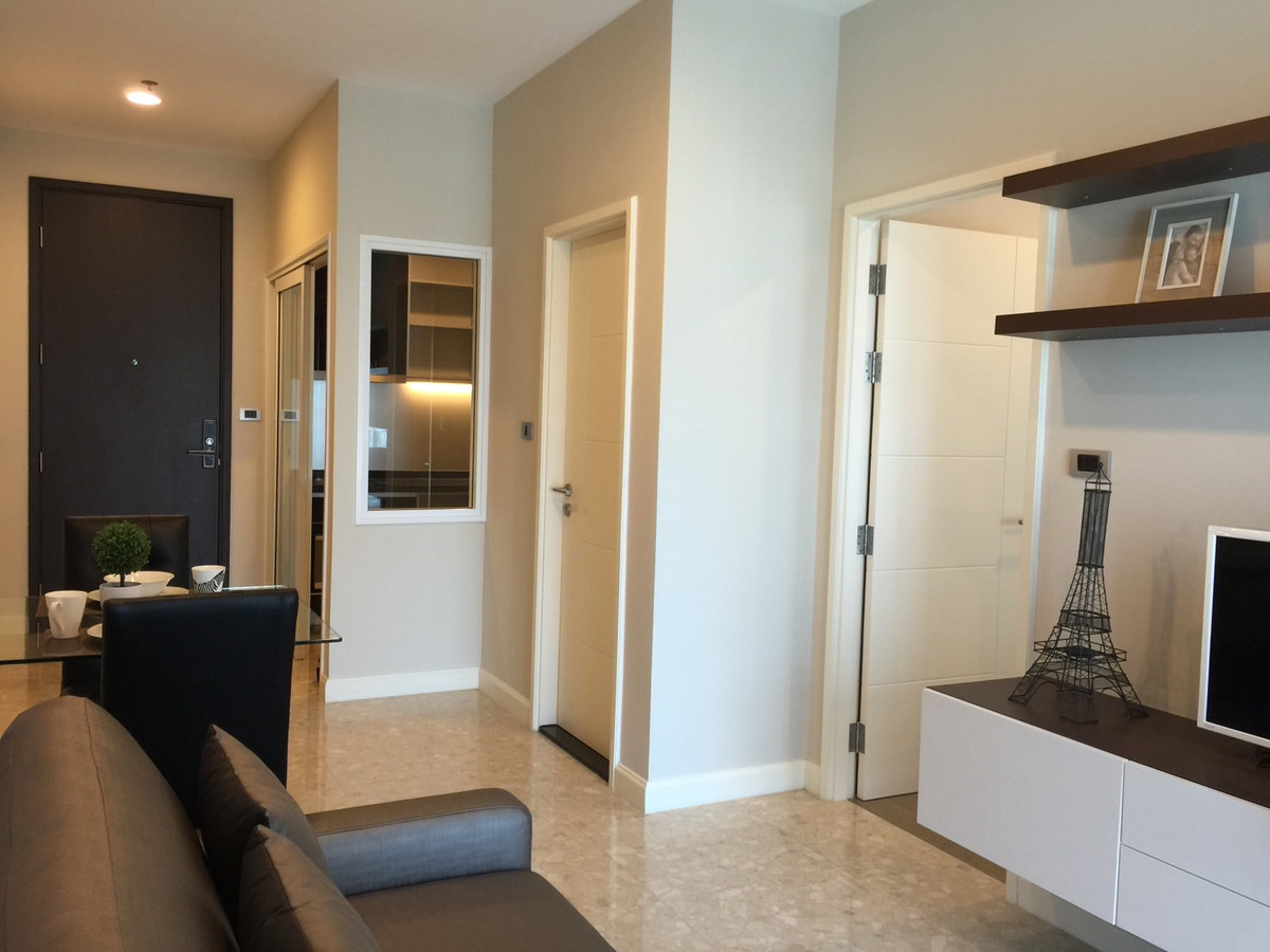 For RentCondoSukhumvit, Asoke, Thonglor : Rent The Crest Sukhumvit 34 1 bedroom near Thonglor BTSConvenient life with swimming pool, fitness, price 40,000 baht/month!