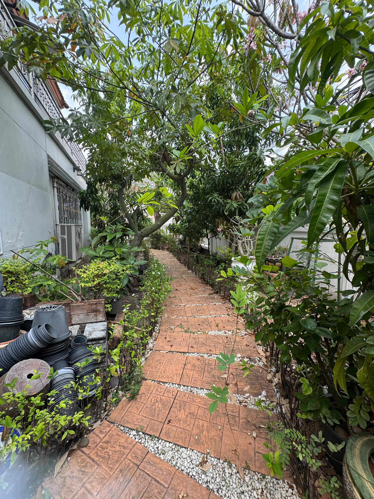 Home OfficeEakachai, Bang Bon : Massive Garden & 1st Floor Luxury Office | 5BR Detached House in Thawatphong Village BangBon5 | Luxuriously Furnished