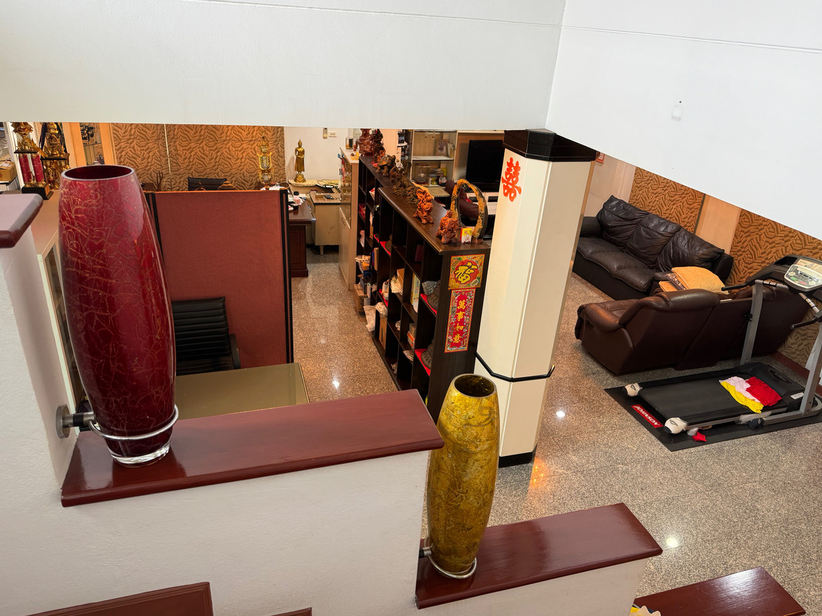 Home OfficeEakachai, Bang Bon : Massive Garden & 1st Floor Luxury Office | 5BR Detached House in Thawatphong Village BangBon5 | Luxuriously Furnished