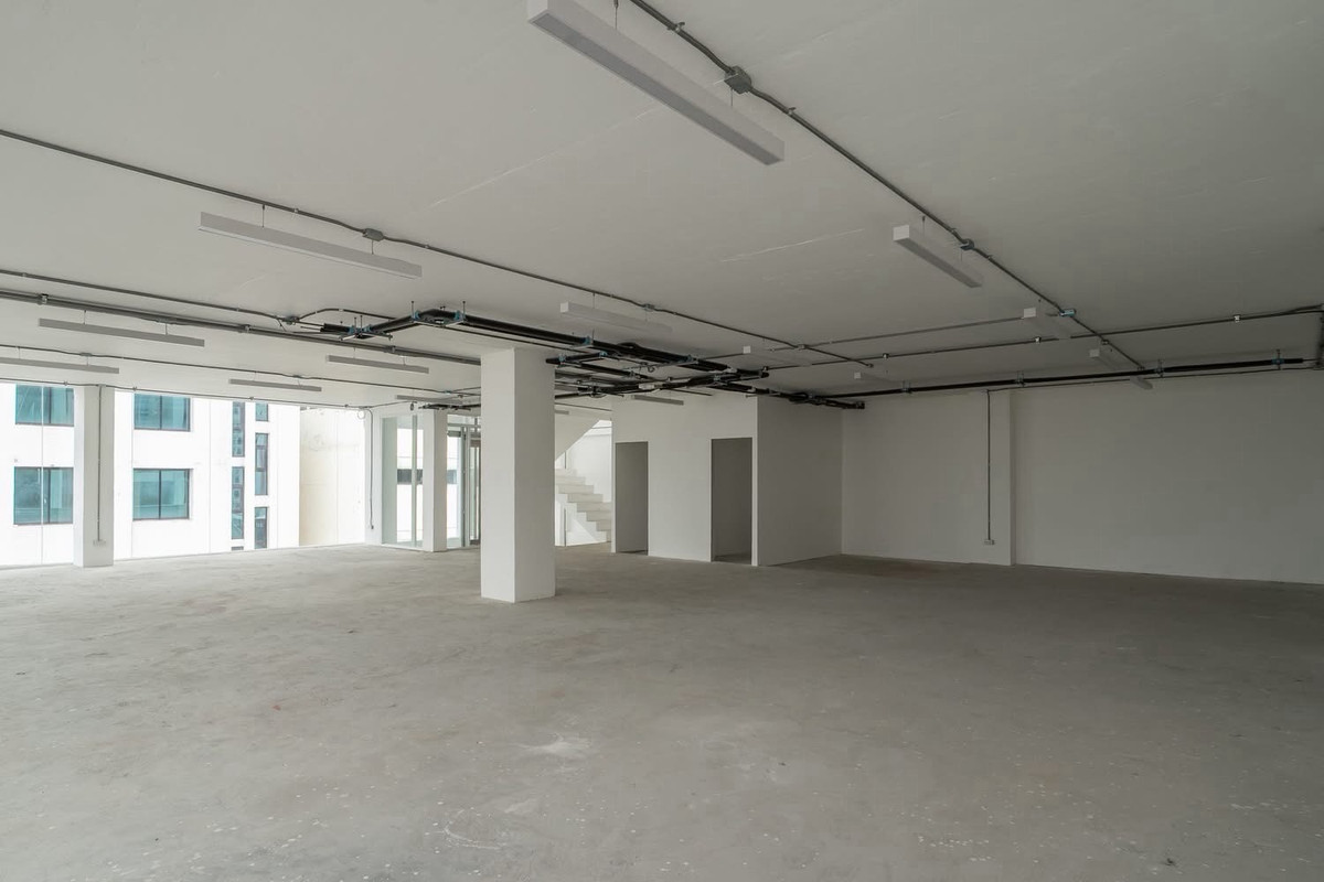 สำนักงานพระราม 9 เพชรบุรีตัดใหม่ RCA : อาคารใหม่  6 ชั้น พระราม 9 ใกล้ทางด่วน ทำเลศักยภาพสูง เหมาะลงทุนปล่อยเช่าหรือทำสำนักงานใหญ่