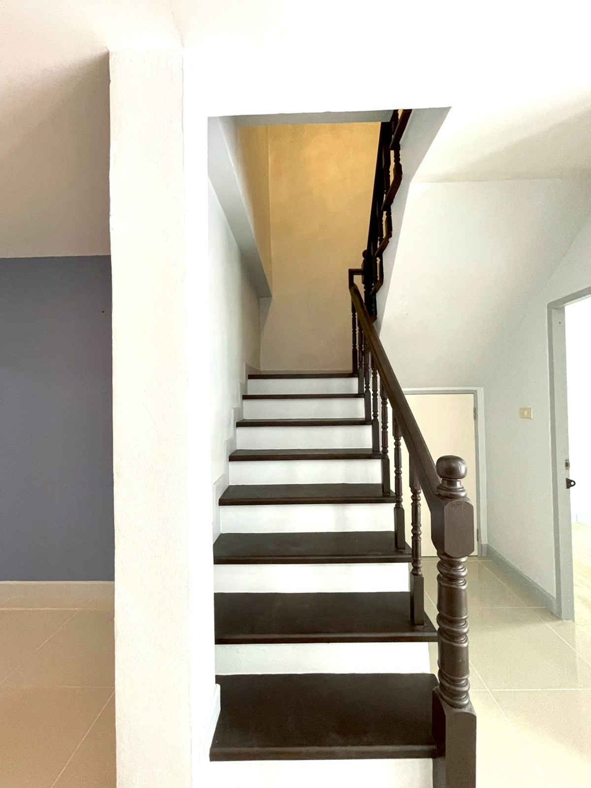 For SaleHousePattaya, Bangsaen, Chonburi : Happy Place Village / 5 Bedrooms (FOR SALE), Happy Place Village / 5 Bedrooms (FOR SALE) BEWN107