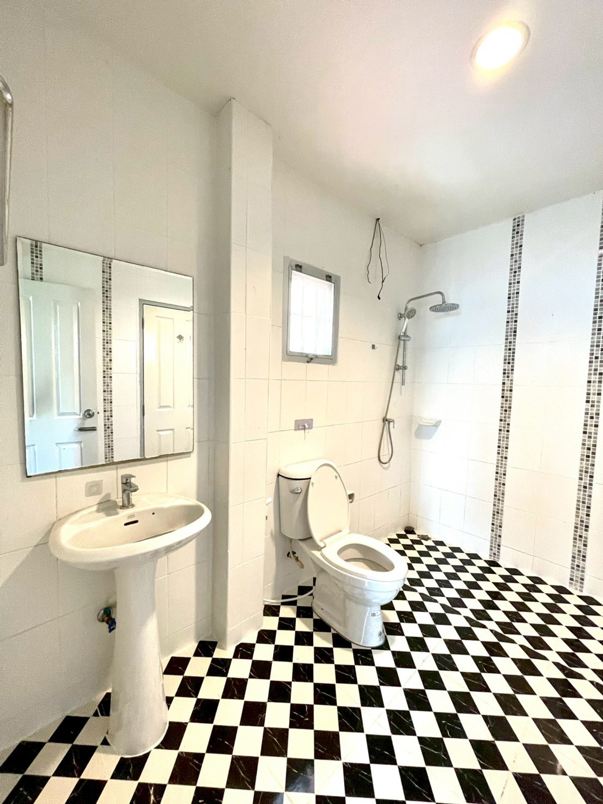 For SaleHousePattaya, Bangsaen, Chonburi : Happy Place Village / 5 Bedrooms (FOR SALE), Happy Place Village / 5 Bedrooms (FOR SALE) BEWN107