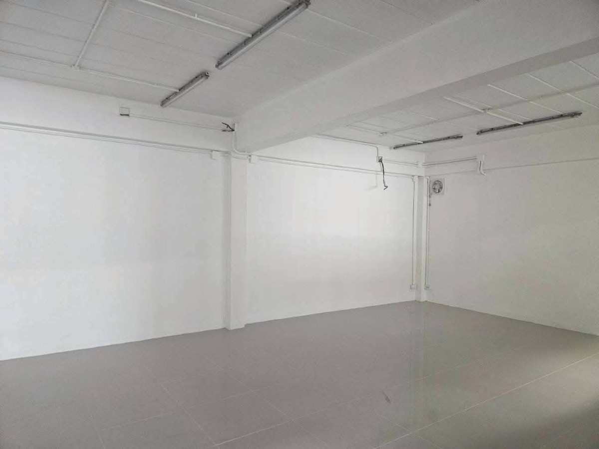 For RentFactoryBang kae, Phetkasem : Warehouse for rent, total area approximately 1,700 sq m, Phutthamonthon Sai 4 location.  purple space