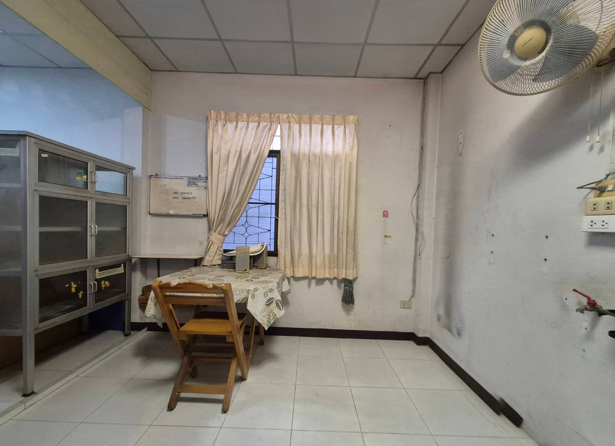 For SaleTownhomePinklao, Charansanitwong : "Looking for a house in Ratchaphruek with a budget of less than 3 million baht, get a lot of space. Only after this!! ”