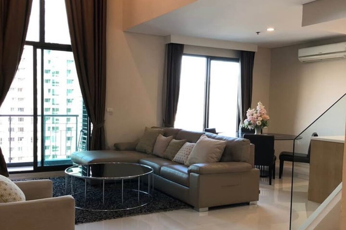 ให้เช่าคอนโดพระราม 9 เพชรบุรีตัดใหม่ RCA : 🔥 สำหรับเช่า !! วิวเมือง, ชั้นสูง 24++, ห้องมุม, ทำเลดี !! 🔥 Code C20230104690..........Villa Asoke, 1 ห้องนอน Duplex, 2 ห้องน้ำ, แต่งครบ, พร้อมเข้าอยู่ 📣📣