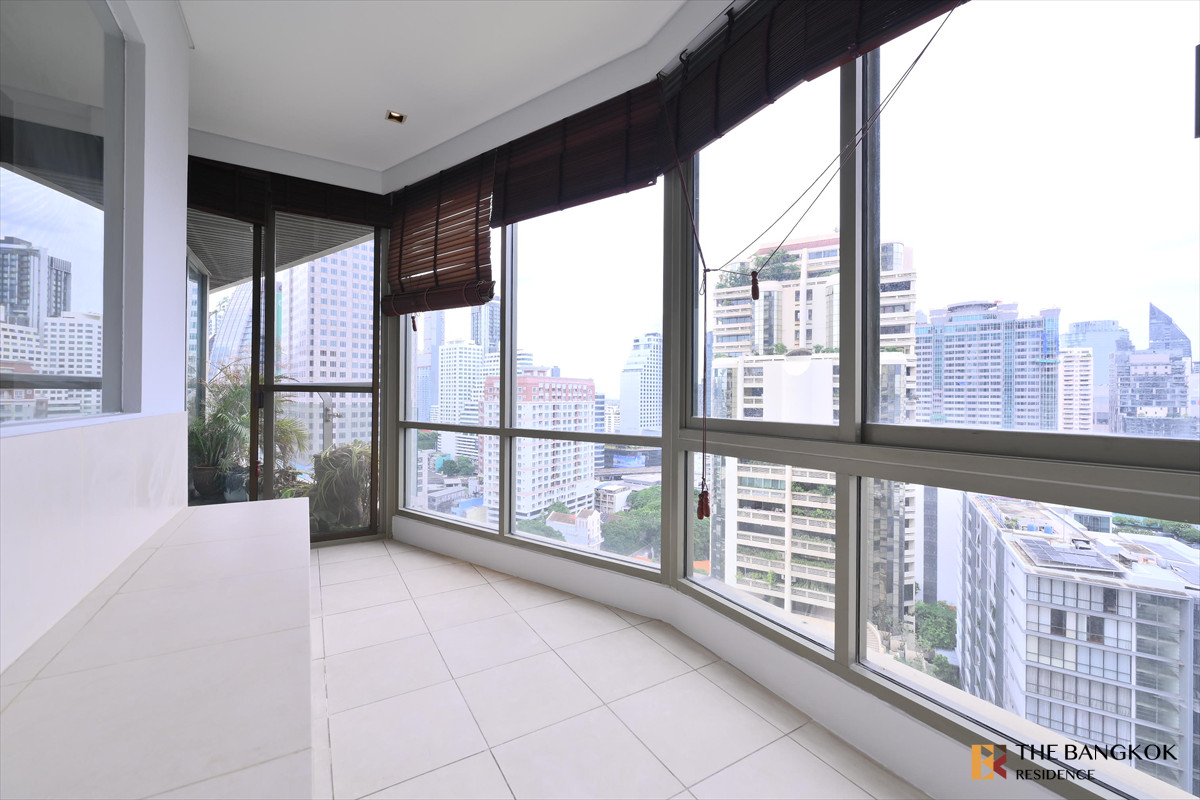For RentCondoSukhumvit, Asoke, Thonglor : The Lakes 💎 Elegant High-Rise Unit with Lake View & Large Balcony 