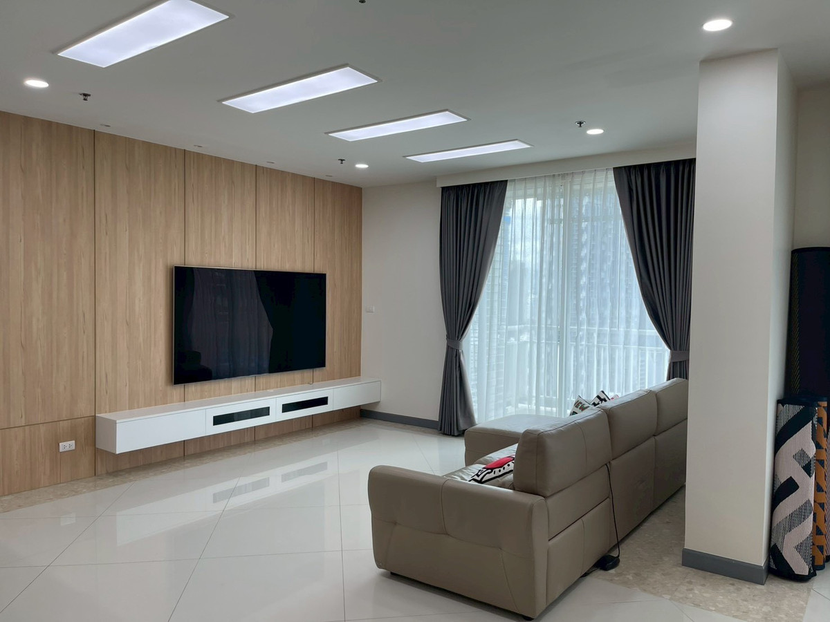 For SaleCondoSathorn, Narathiwat : Condo for sale, 3 bedrooms, in the heart of Sathorn, The Empire Place Sathorn ️