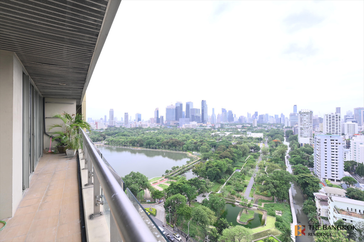 For RentCondoSukhumvit, Asoke, Thonglor : The Lakes 💎 Elegant High-Rise Unit with Lake View & Large Balcony 