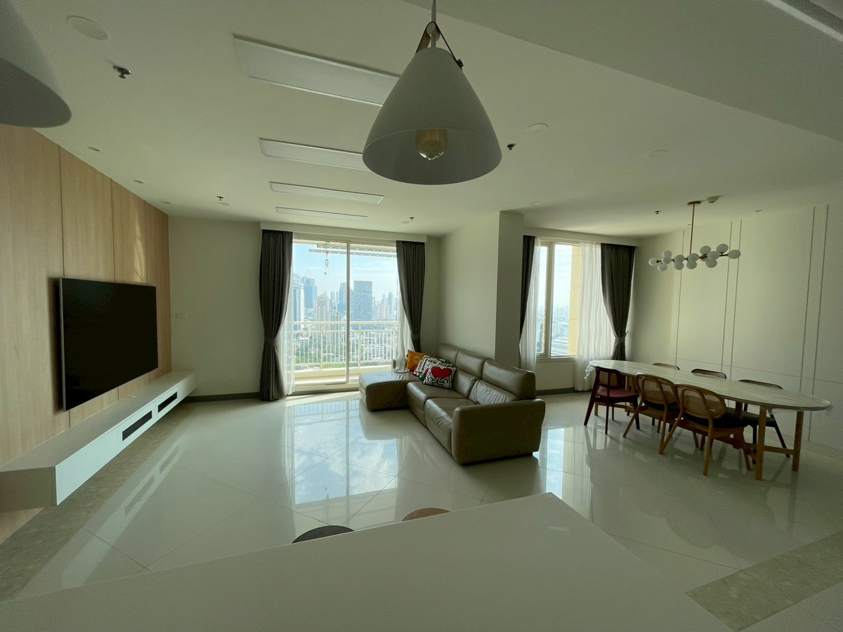 For SaleCondoSathorn, Narathiwat : Condo for sale, 3 bedrooms, in the heart of Sathorn, The Empire Place Sathorn ️