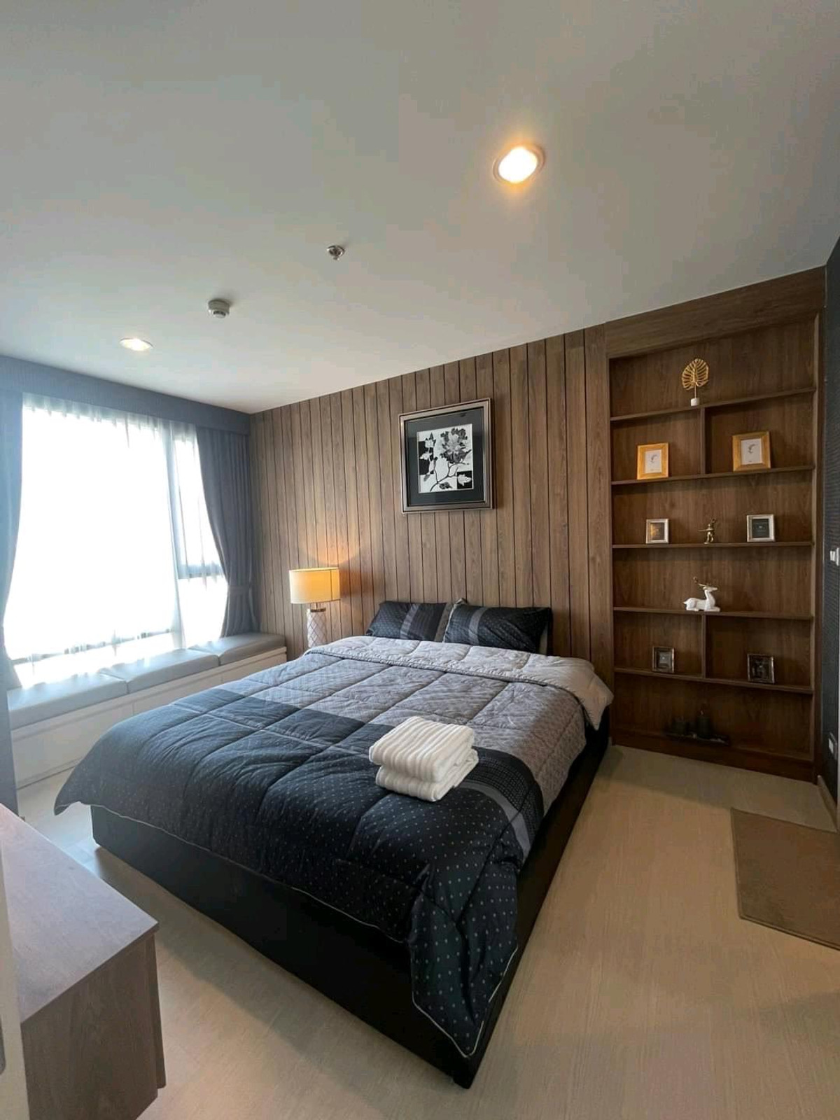 For RentCondoSukhumvit, Asoke, Thonglor : For rent Rhythm Sukhumvit 42 near BTS and Gate way Ekkamai.