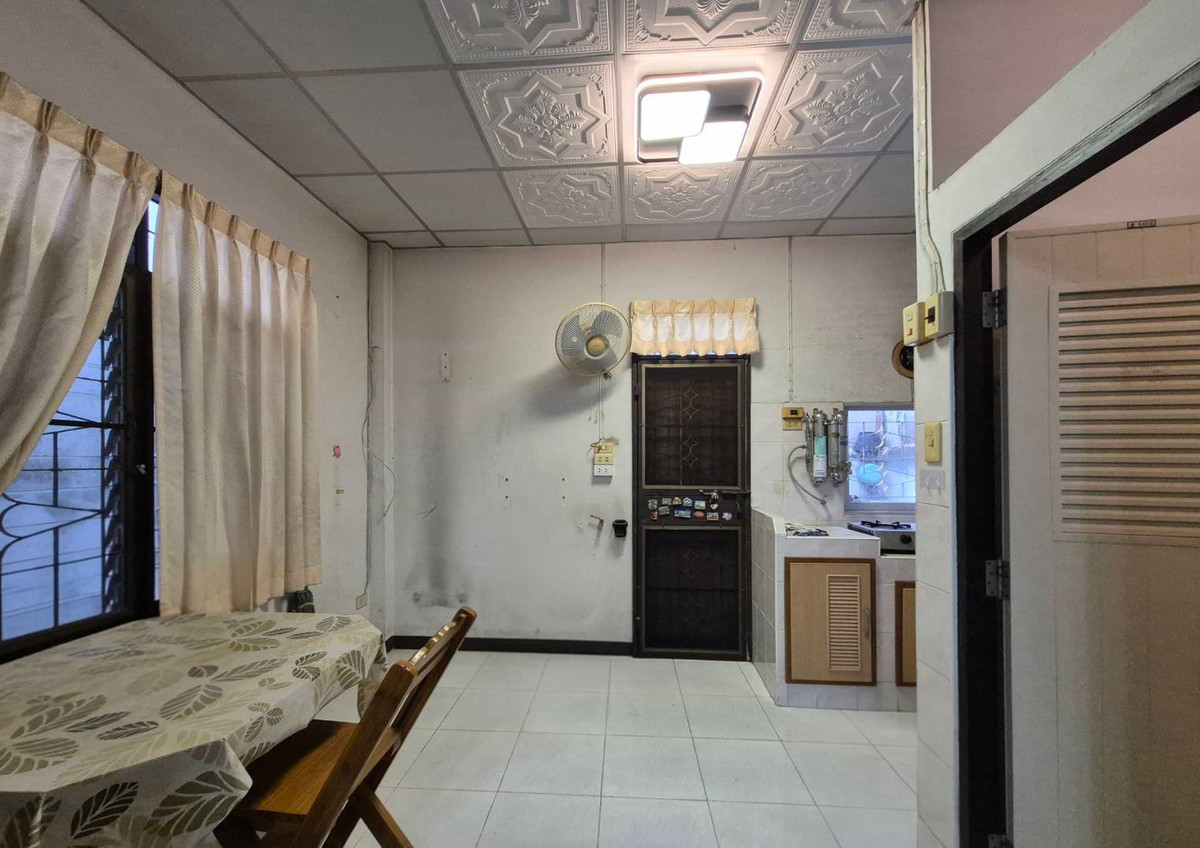 For SaleTownhomePinklao, Charansanitwong : "Looking for a house in Ratchaphruek with a budget of less than 3 million baht, get a lot of space. Only after this!! ”