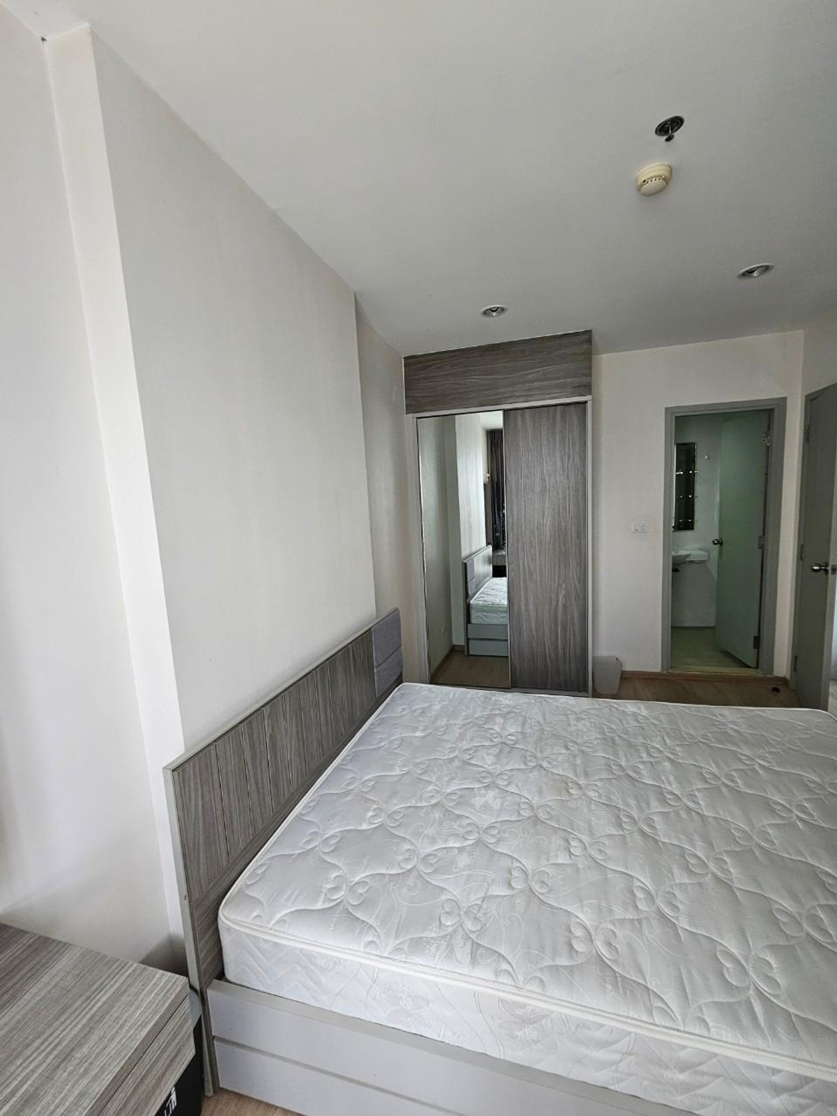 ให้เช่าคอนโดท่าพระ ตลาดพลู วุฒากาศ : ว่างให้เช่า Ideo Sathorn Thapra ห้องใหญ่ ใกล้รถไฟฟ้า แหล่งของกิน เดินทางง่าย นัดชมโทร / ไลน์ได้เลยค่ะ