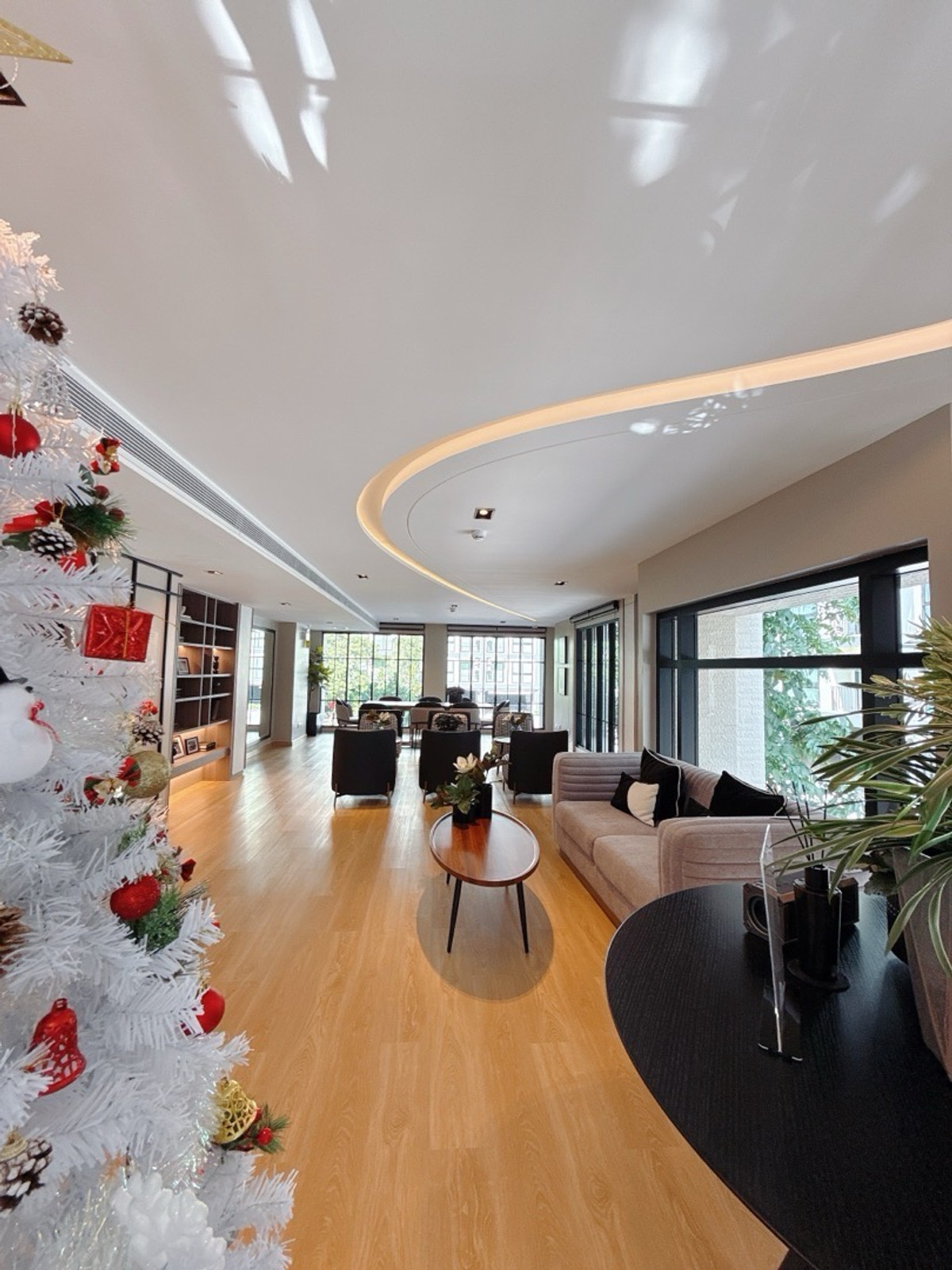 ขายคอนโดบางนา แบริ่ง ลาซาล : 𝐀𝐑𝐋𝐎 𝐋𝐀𝐒𝐀𝐋𝐋𝐄 𝟏𝟕 𝐅𝐑𝐄𝐄 เงินดาวน์ 𝐎 บาท ผ่อนสบายๆ 𝟔,𝟗𝟎𝟎/เดือน พร้อมเข้าอยู่ ห้องใหม่มือ𝟏 จากโครงการโดยตรง 