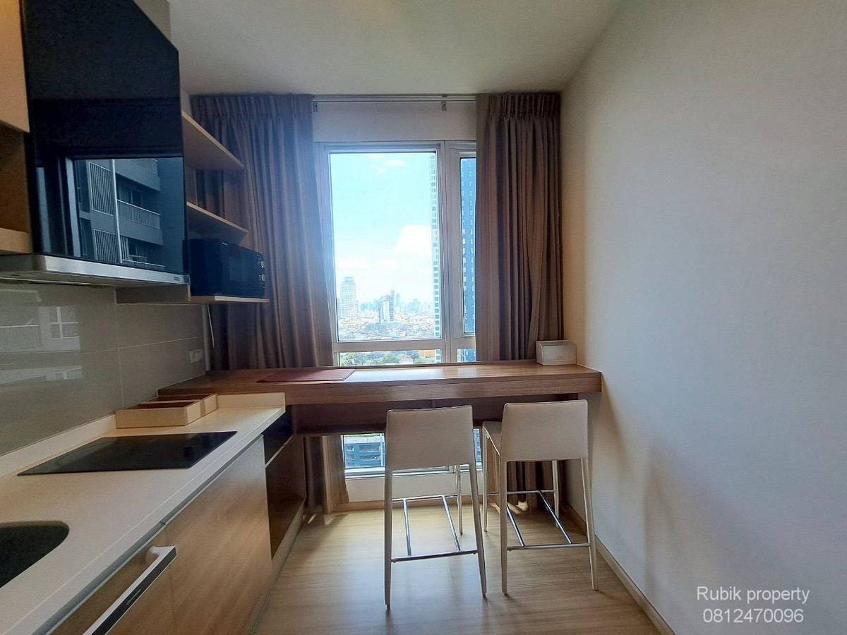 For RentCondoOnnut, Udomsuk : 🌟 Rhythm Sukhumvit 50 | For Rent RB1729 Condo located on Sukhumvit Road, near BTS On Nut, only 200 meters, convenient travel, with complete amenities.
