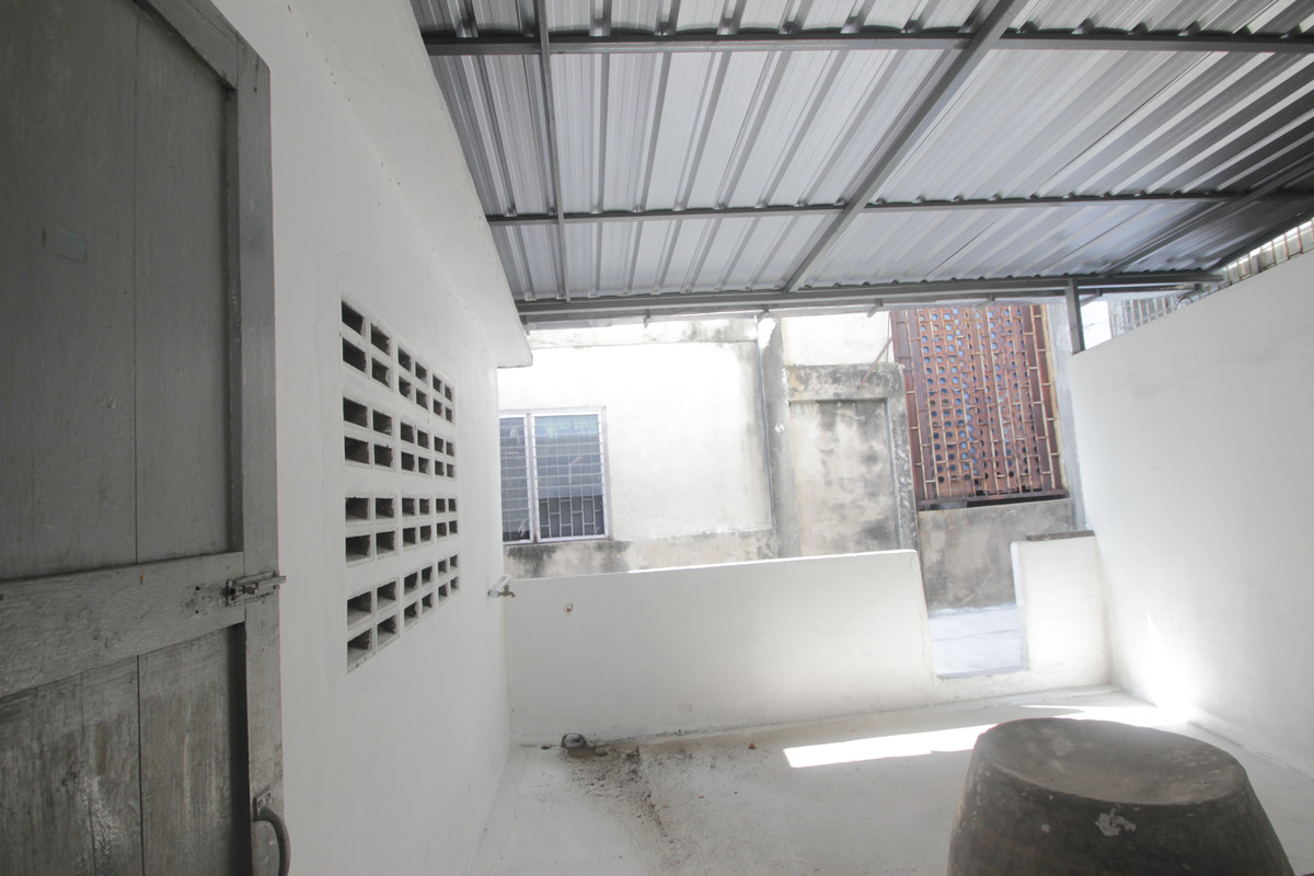 For SaleShop HouseRathburana, Suksawat : Suksawat Daokhanong Commercial Building Near Chom Thong Wutthakat BTS, 3 floors, additions, residential, warehouse, Rama 2 Expressway, Dao Khanong Market, price negotiable.