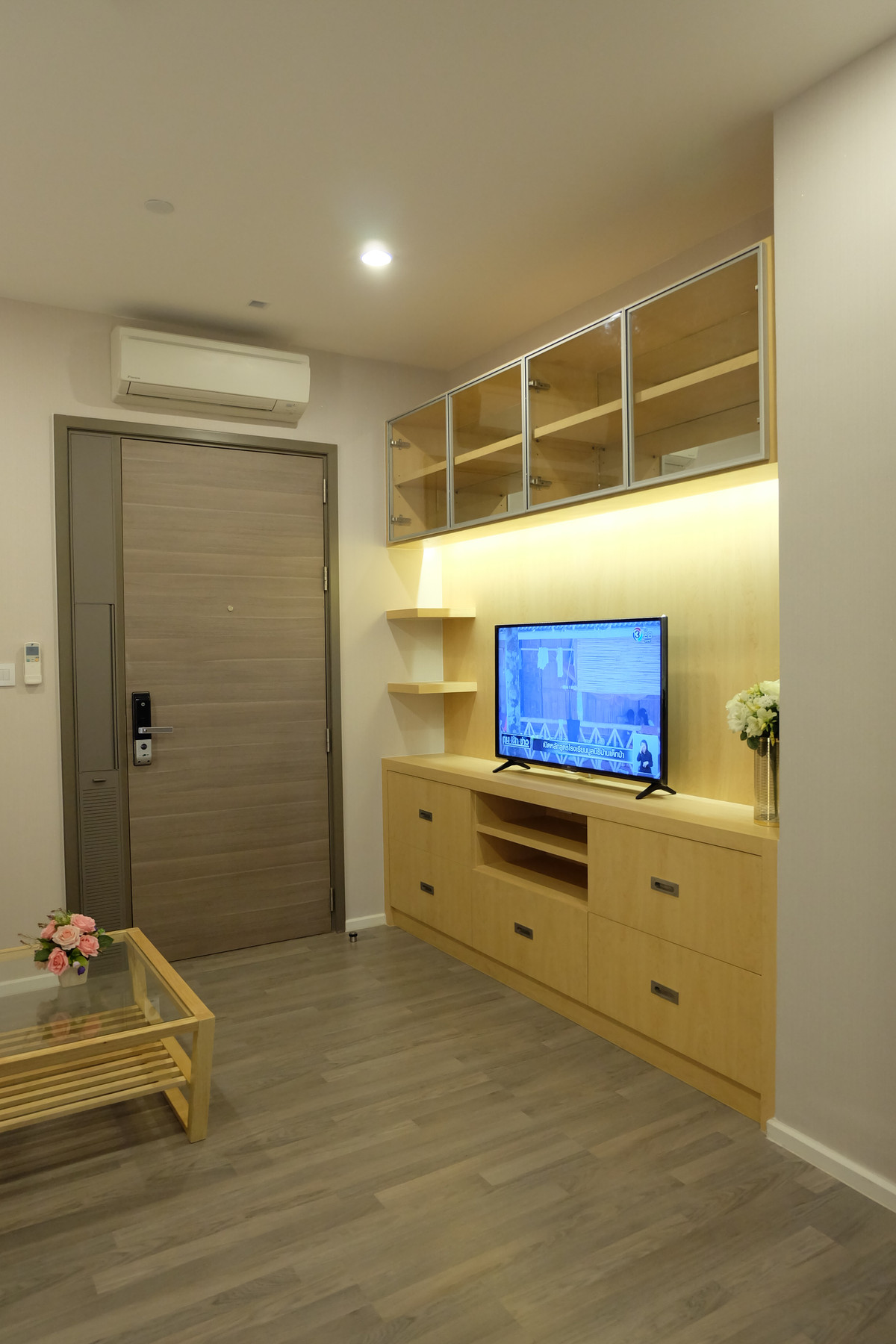ขายคอนโดอ่อนนุช อุดมสุข : The Room Sukhumvit 69 / 1 Bedroom (FOR SALE),  เดอะ รูม สุขุมวิท 69 / 1 ห้องนอน (ขาย) JSMN027