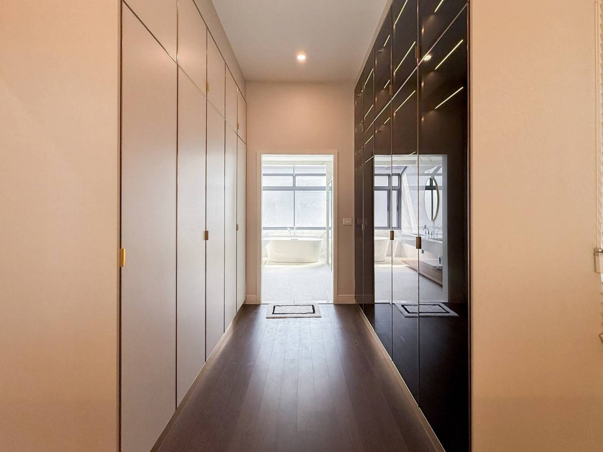 For RentHousePattanakan, Srinakarin : 📌 For sale/rent, luxury house in Narasiri mansion style, Krungthep Kreetha, 2-story detached house, Top Ultra Luxury Collection luxury project from Sansiri.