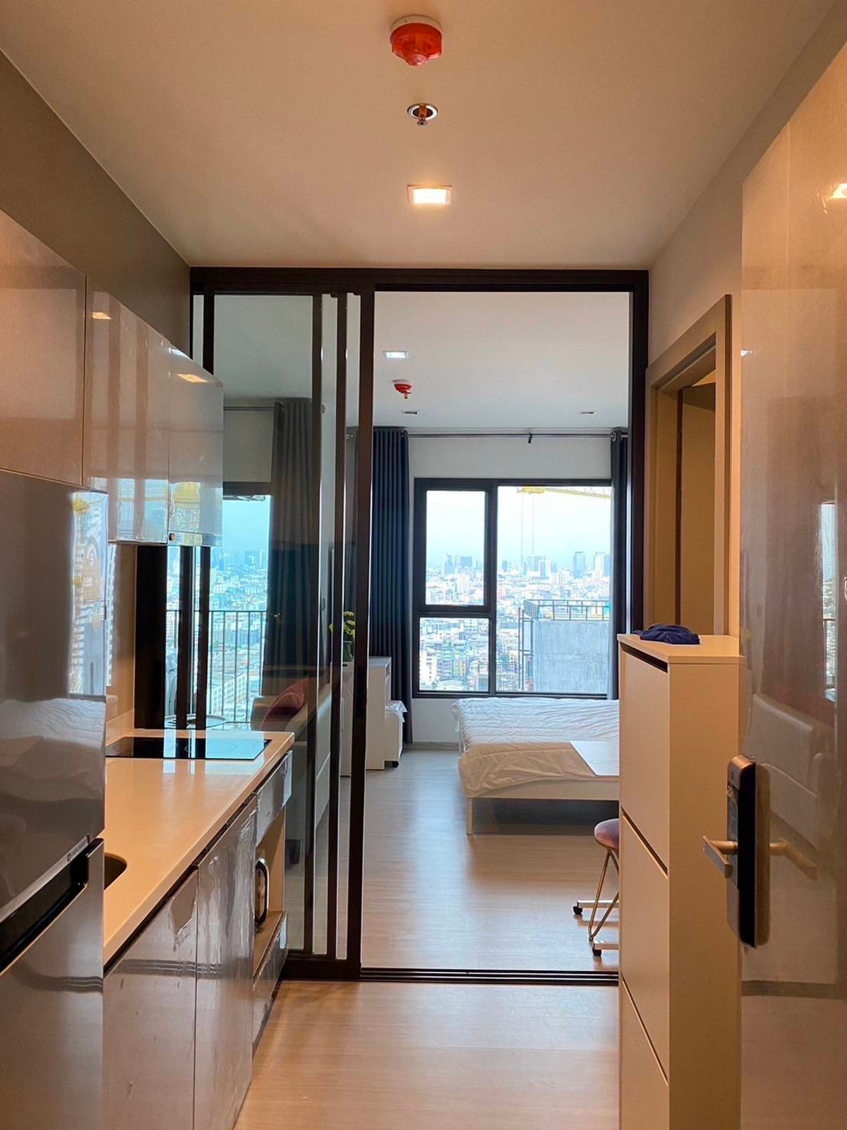 For RentCondoRama9, Petchburi, RCA : Condo for rent, Life Asoke Rama9, fully furnished condo, ready to move in, close to MRT Rama 9, convenient travel!!