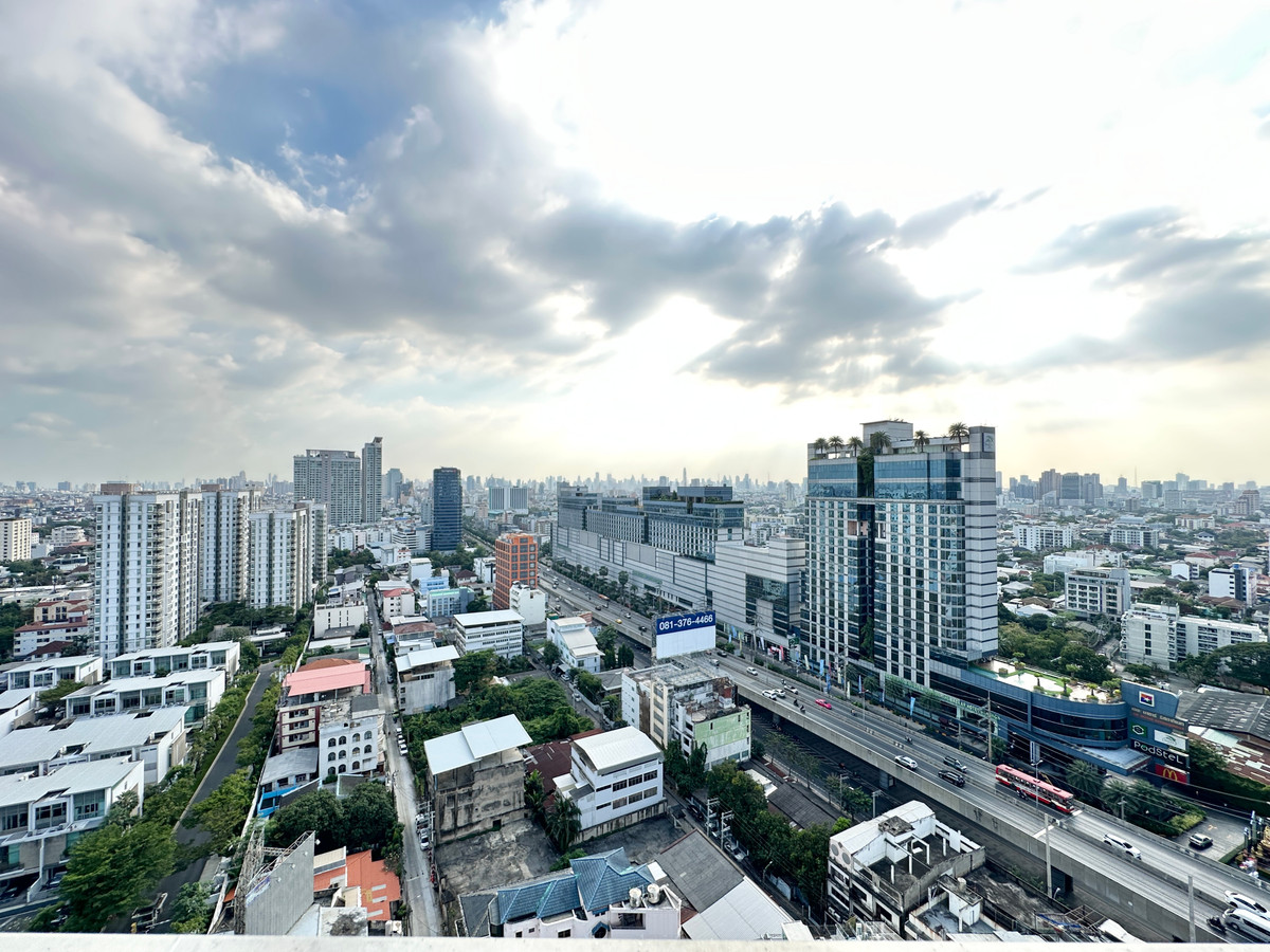 For SaleCondoLadprao, Central Ladprao : 🟢"Knot is comfortable" ready to take care of🟢 / Room never rented out / Condo for sale Haus 23, 24th floor, near MRT Lat Phrao, 2xx meters, can walk.