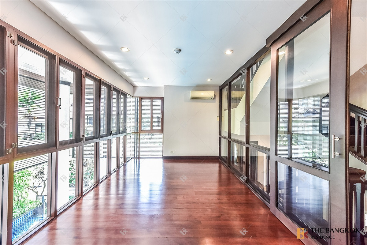 For RentHouseSukhumvit, Asoke, Thonglor :  Elegant Classic Style House 💎Elegant classic home, spacious & private in central Sukhumvit🍃 