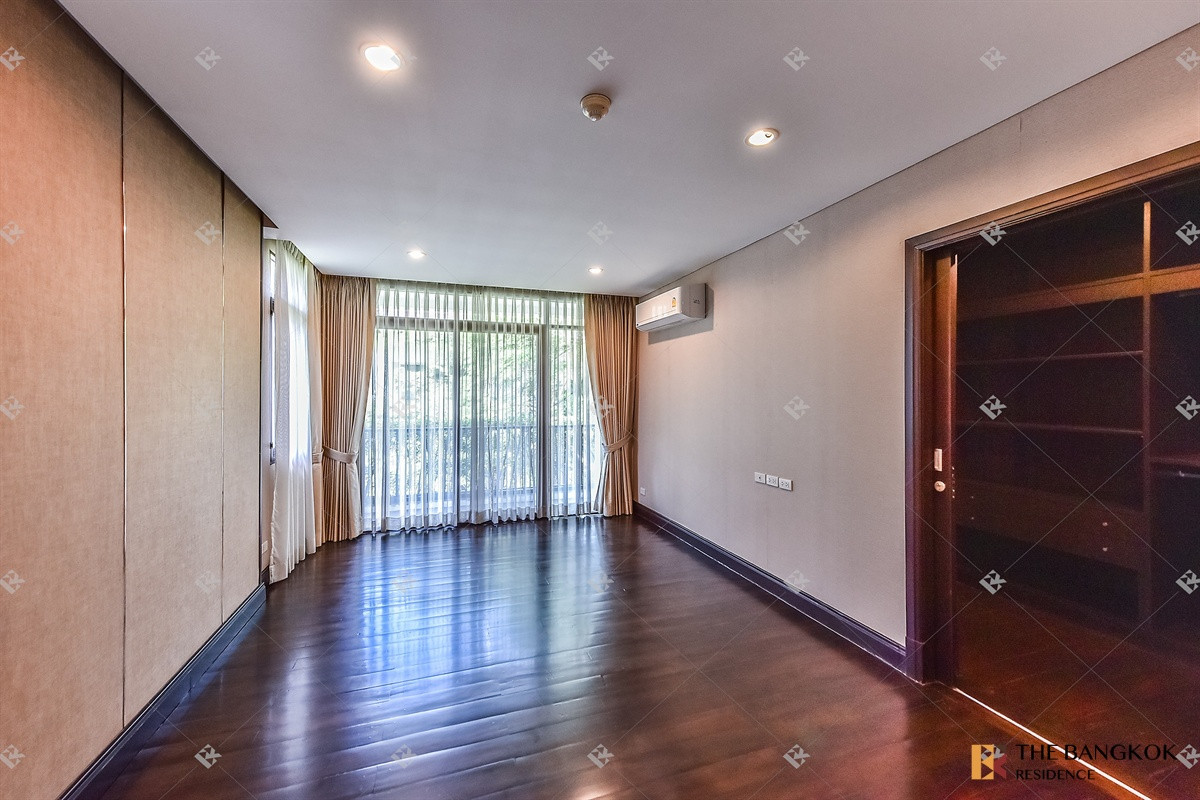 For RentHouseSukhumvit, Asoke, Thonglor :  Elegant Classic Style House 💎Elegant classic home, spacious & private in central Sukhumvit🍃 
