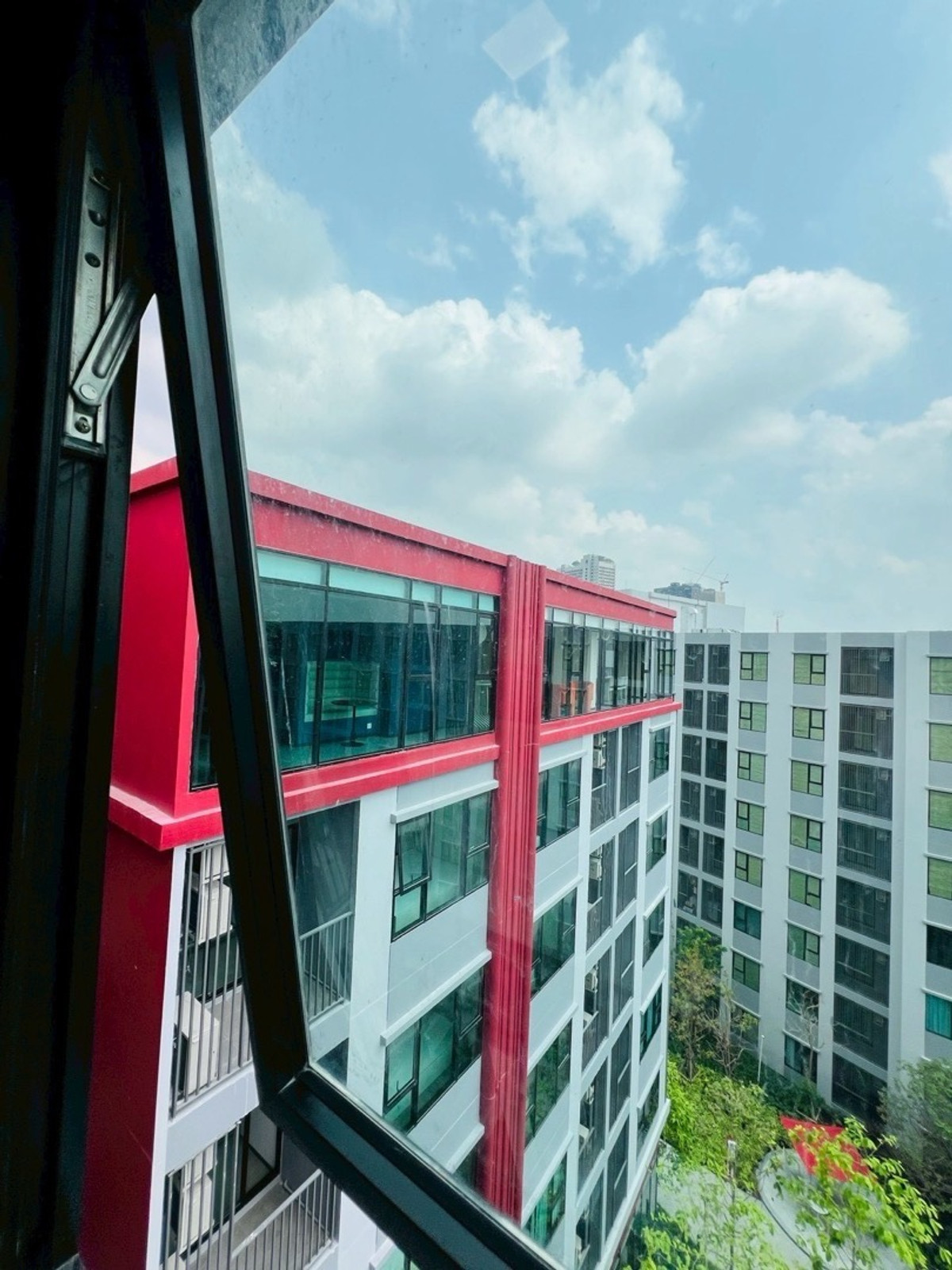 For RentCondoPathum Thani,Rangsit, Thammasat : Condo for rent, Kave Onederland 
 Thammasat Rangsit (with university shuttle)