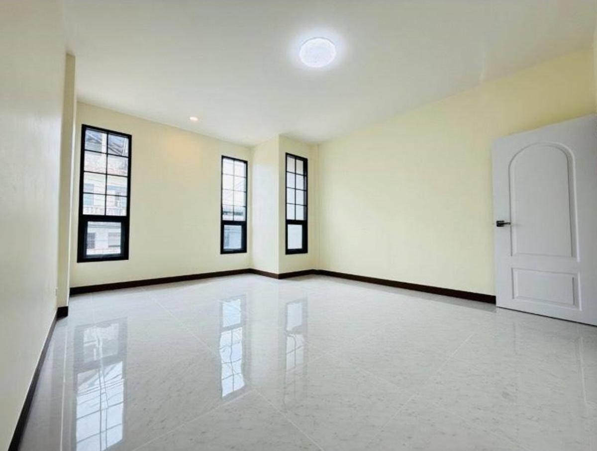 ให้เช่าทาวน์โฮมบางแค เพชรเกษม : ให้เช่า ทาวน์เฮ้าส์ 2 ชั้นสร้างใหม่! ใกล้ BTS เพชรเกษม 48 ทำเลดี เดินทางสะดวก มีเฟอร์นิเจอร์ราคา 16,000 บาท