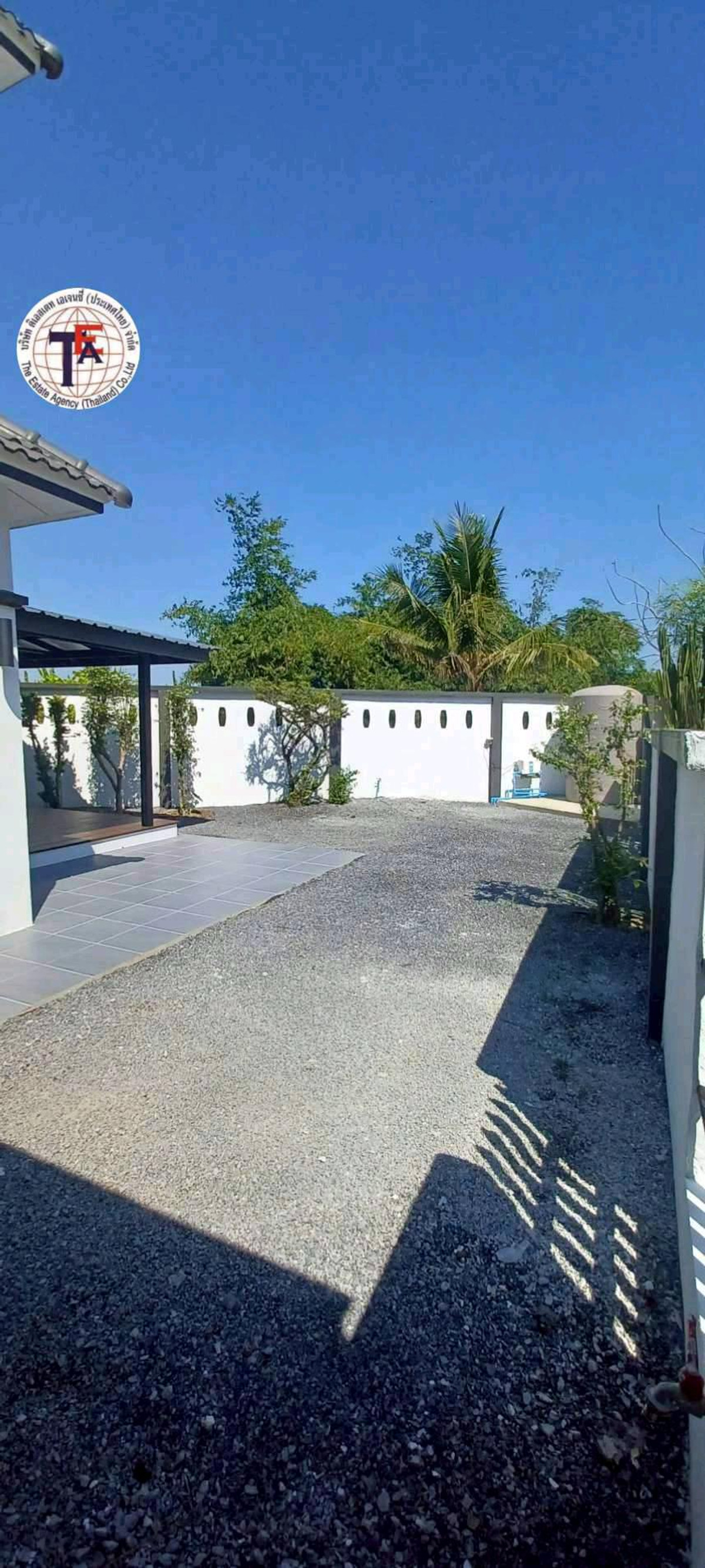 For SaleHouseMin Buri, Romklao : 2-story detached house for sale, KC Greenville Village, Mitmaitri 10/1, Nong Chok, Nong Chok Government Center. Nong Chok Phitthayanusorn School, Minburi Market, Mahanakorn University of Technology, Ramintra, Suwinthawong, Ekamai-Ramintra Expressway.