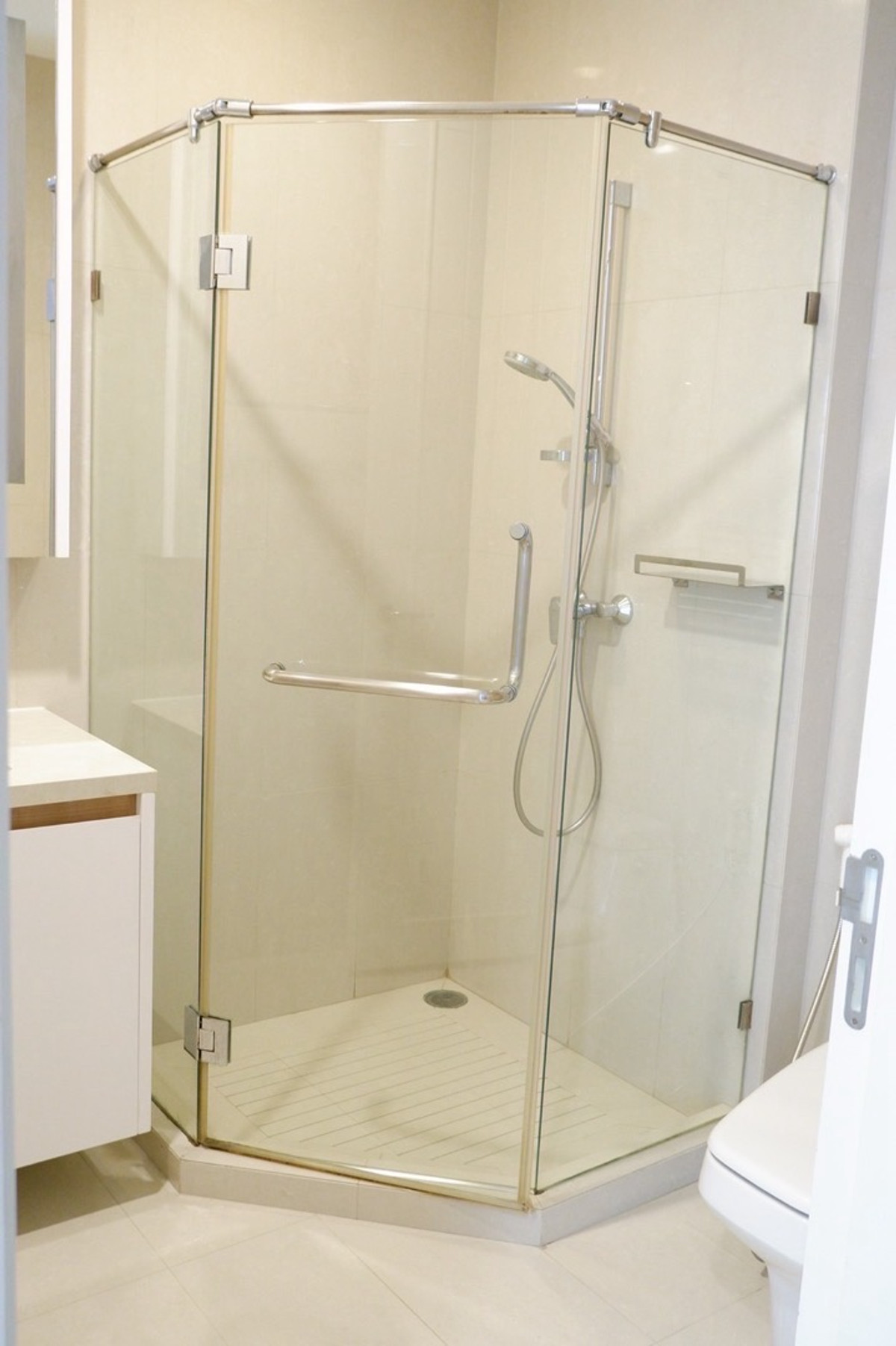 ให้เช่าคอนโดวิทยุ ชิดลม หลังสวน : คอนโดให้เช่า 2 ห้องนอน หลังสวน ใกล้สวนลุมพินี ใจกลางเมือง เดินทางสะดวก