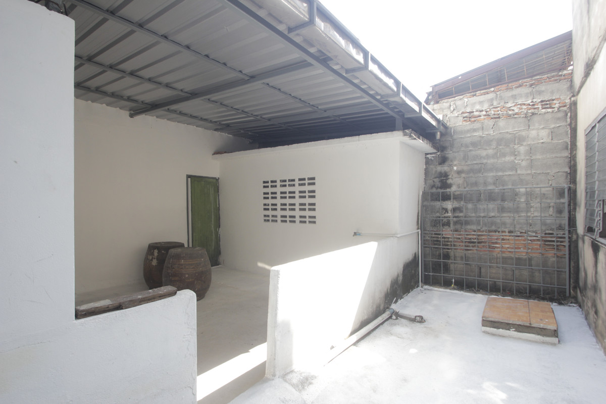 For SaleShop HouseRathburana, Suksawat : Suksawat Daokhanong Commercial Building Near Chom Thong Wutthakat BTS, 3 floors, additions, residential, warehouse, Rama 2 Expressway, Dao Khanong Market, price negotiable.