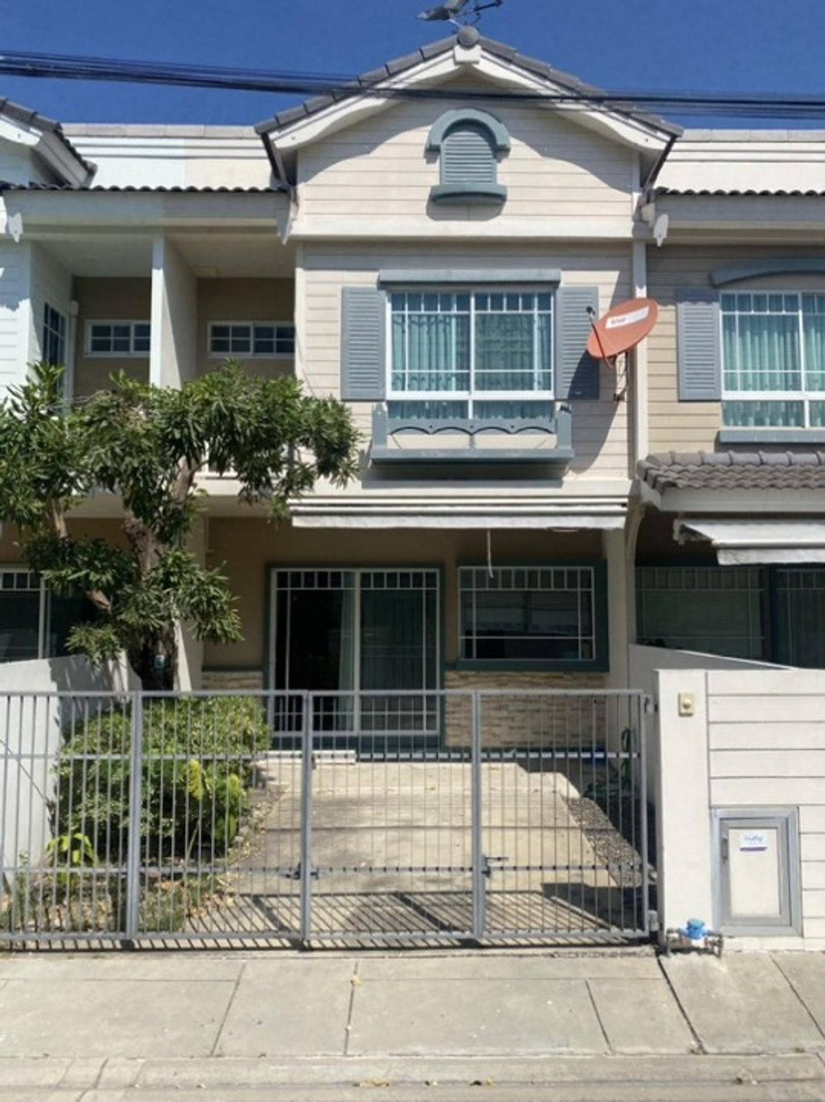 For RentTownhomeBangna, Bearing, Lasalle : Townhome for rent, Indy Bangna Km.7, near Mega Bangna, only 7 minutes.