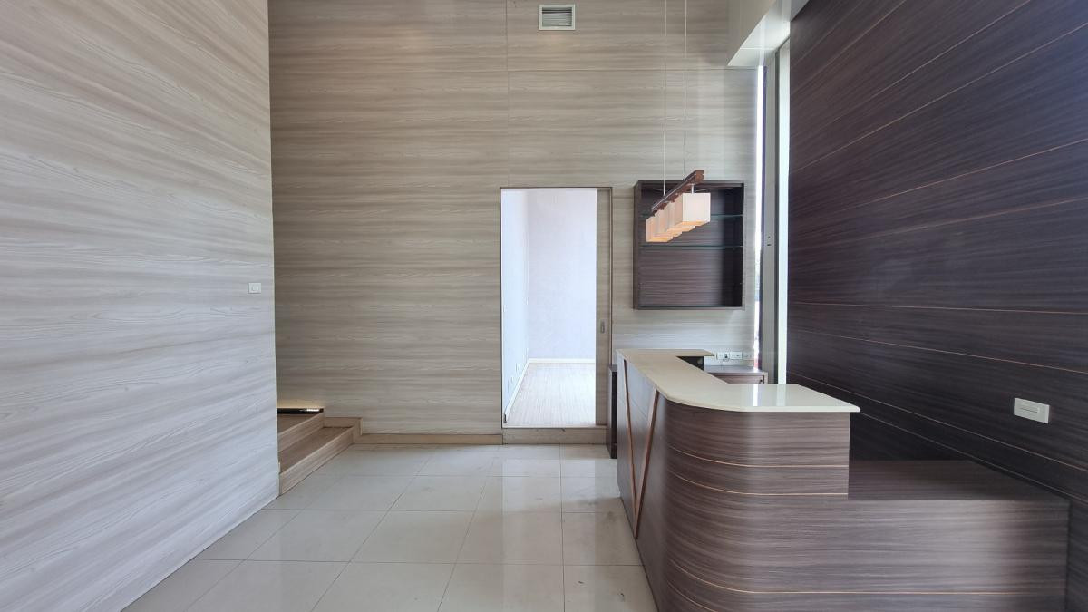 ให้เช่าร้านค้า/ตลาดนัดสุขุมวิท อโศก ทองหล่อ : พร้อมพงษ์ | พื้นที่ชั้น G  115 ตรม. เพดานสูง 4 เมตร เหมาะทำสปา คลินิก หรือสถาบันกวดวิชา (โทรมาได้เลย มีให้เลือกหลายที่ในสุขุมวิท)