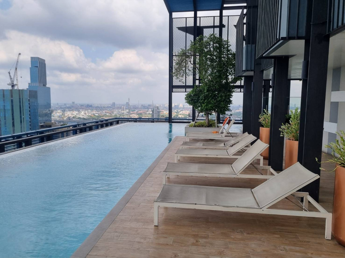 For RentCondoRatchathewi,Phayathai : ✨ For rent XT Phayathai, beautiful room, high floor, open view, in the heart of the city, ready to move in! ✨Near both BTS Phaya Thai and Airport Rail Link Phaya Thai.