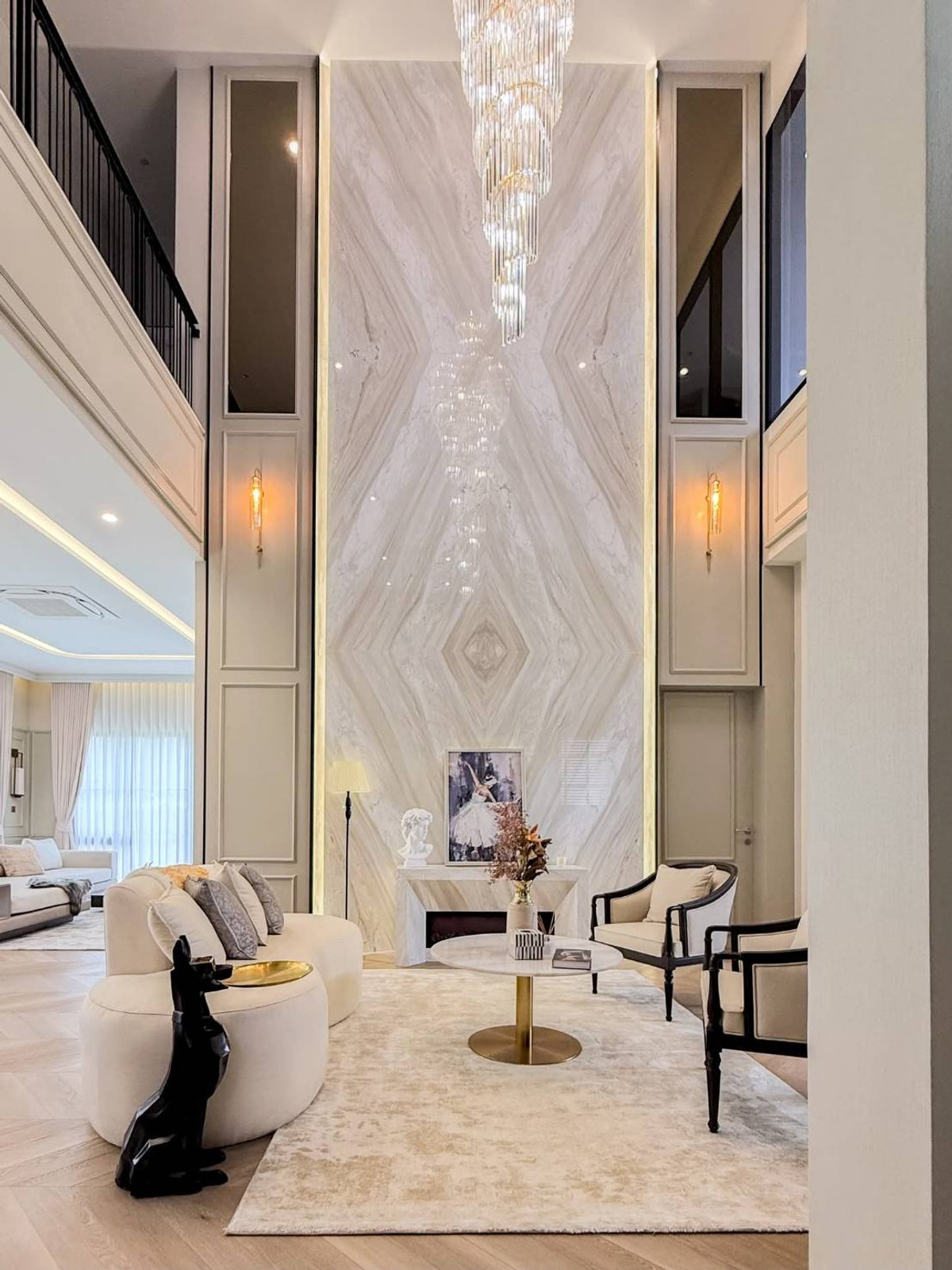 For RentHousePattanakan, Srinakarin : 📌 For sale/rent, luxury house in Narasiri mansion style, Krungthep Kreetha, 2-story detached house, Top Ultra Luxury Collection luxury project from Sansiri.