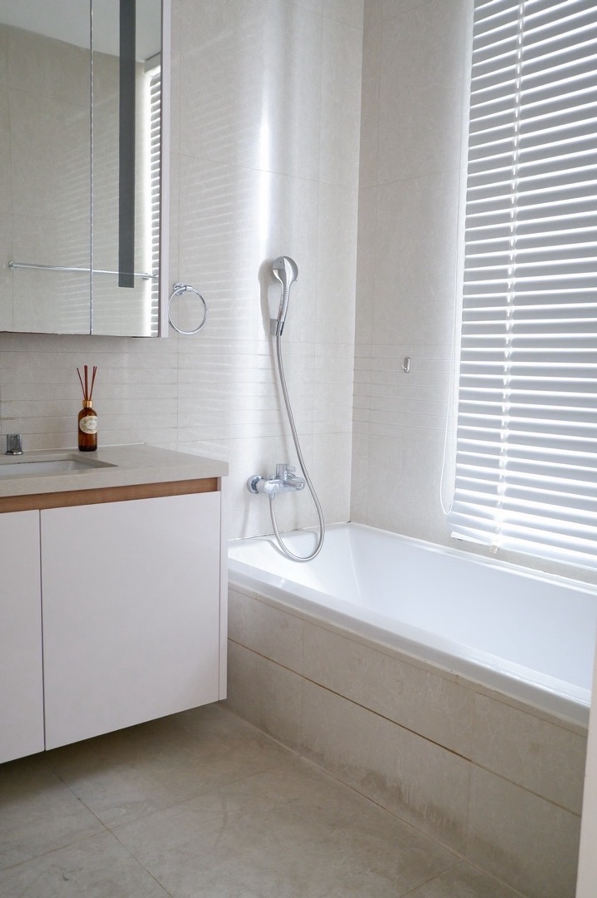 ให้เช่าคอนโดวิทยุ ชิดลม หลังสวน : คอนโดให้เช่า 2 ห้องนอน หลังสวน ใกล้สวนลุมพินี ใจกลางเมือง เดินทางสะดวก