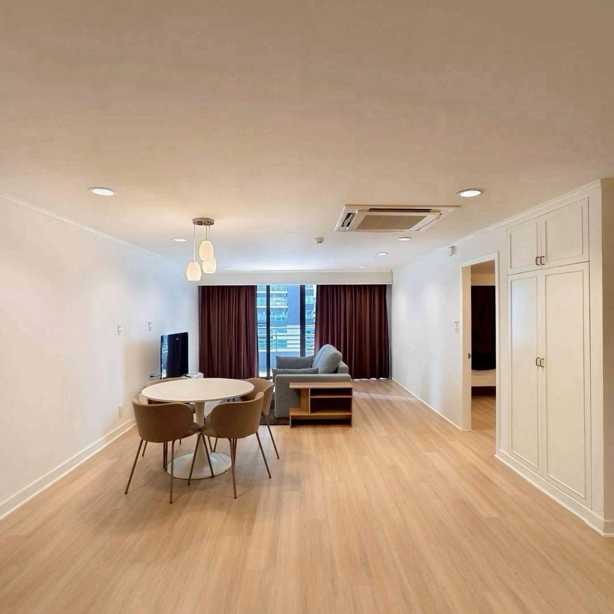 For RentCondoSukhumvit, Asoke, Thonglor : ✨ Acadamia Grand Tower – Sukhumvit 43 ✨🏢 Beautiful room