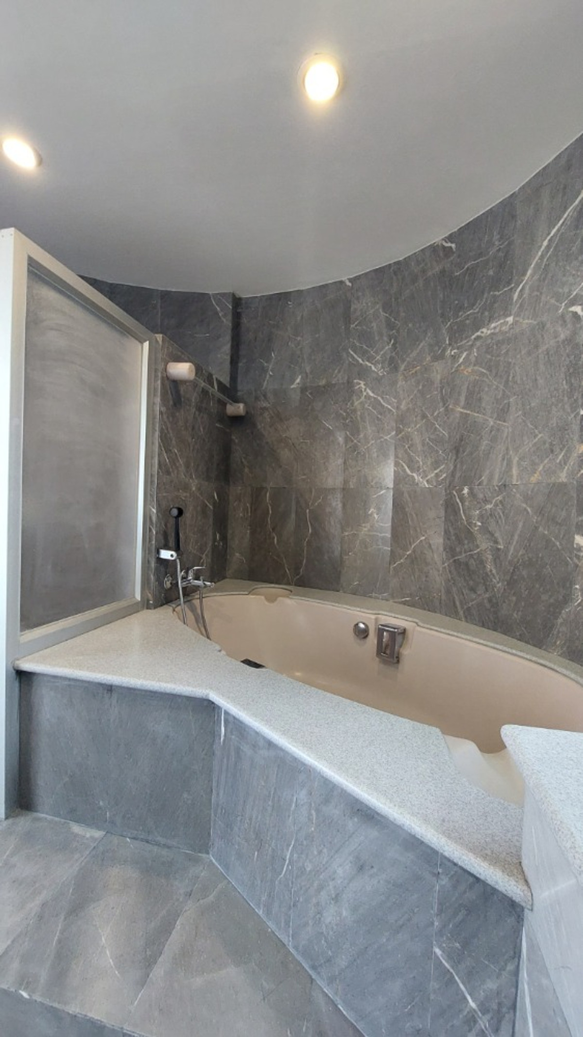 ให้เช่าคอนโดวงเวียนใหญ่ เจริญนคร : ให้เช่า คอนโด  Saichol Mansion  4 ห้องนอน ย่านเจริญนคร – คลองสาน ใกล้ ICONSIAM