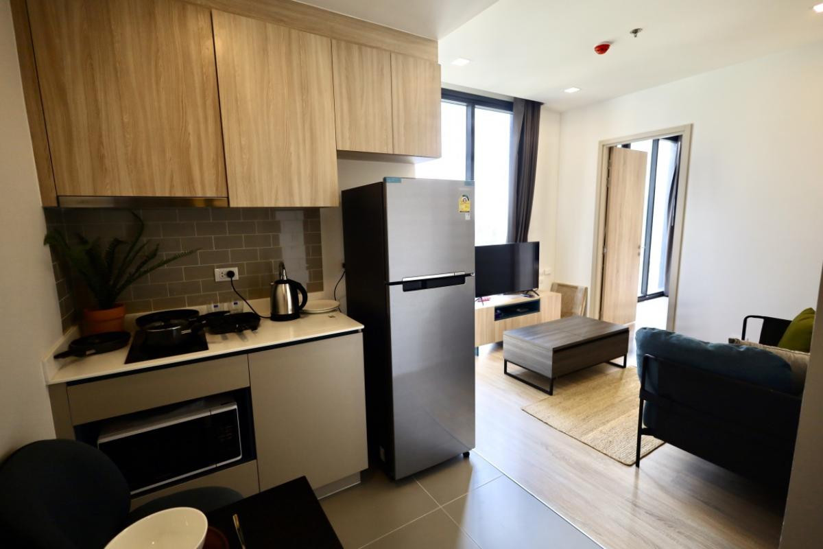 For RentCondoRatchathewi,Phayathai : ✨ For rent XT Phayathai, beautiful room, high floor, open view, in the heart of the city, ready to move in! ✨Near both BTS Phaya Thai and Airport Rail Link Phaya Thai.