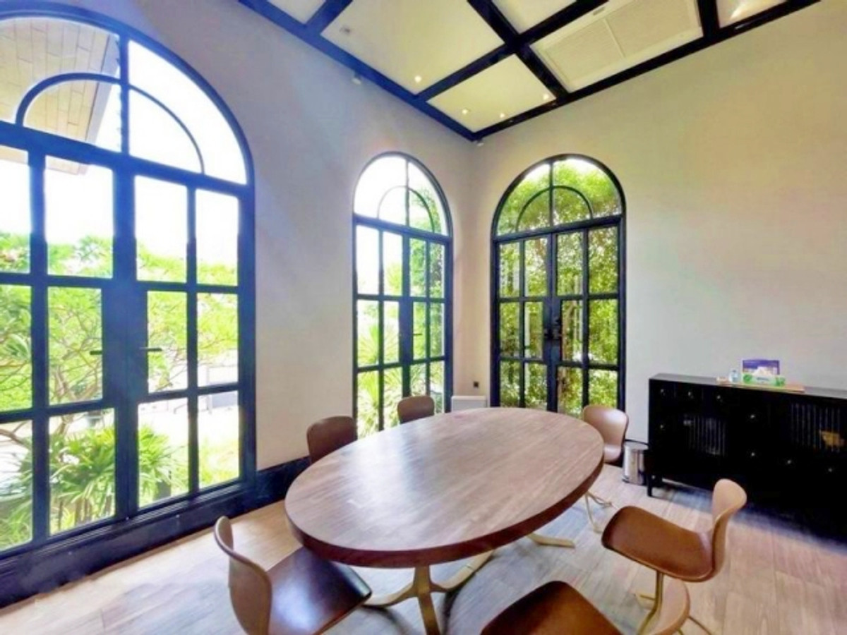 ขายบ้านแจ้งวัฒนะ เมืองทอง : คฤหาสน์หรู ใจกลางเมือง เมืองทองธานี โครงการ 5 ทำเลศักยภาพ ใกล้ทางด่วน–ศูนย์ราชการ–สนามบินดอนเมือง พร้อมเข้าอยู่