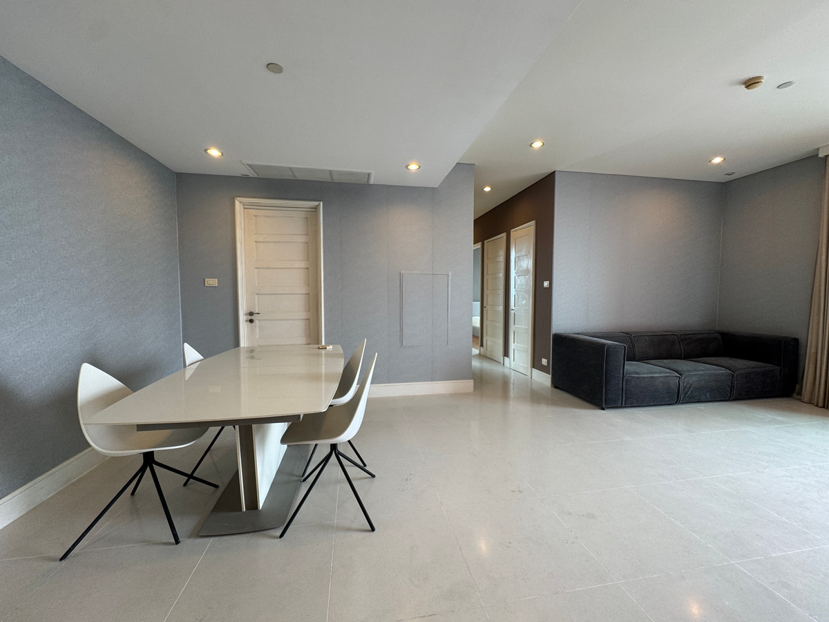 ให้เช่าคอนโดสุขุมวิท อโศก ทองหล่อ : ✨ Luxury Spacious Residence in Aguston Sukhumvit 22 | Large 2-Bedroom with Private Lift Access