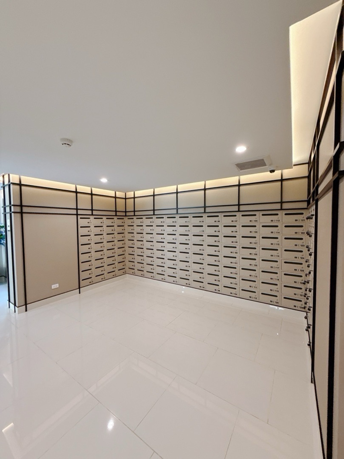 ขายคอนโดบางนา แบริ่ง ลาซาล : 𝐀𝐑𝐋𝐎 𝐋𝐀𝐒𝐀𝐋𝐋𝐄 𝟏𝟕 𝐅𝐑𝐄𝐄 เงินดาวน์ 𝐎 บาท ผ่อนสบายๆ 𝟔,𝟗𝟎𝟎/เดือน พร้อมเข้าอยู่ ห้องใหม่มือ𝟏 จากโครงการโดยตรง 