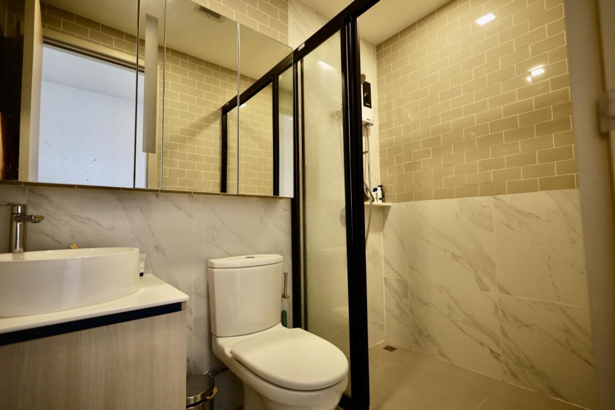 For RentCondoRatchathewi,Phayathai : ✨ For rent XT Phayathai, beautiful room, high floor, open view, in the heart of the city, ready to move in! ✨Near both BTS Phaya Thai and Airport Rail Link Phaya Thai.