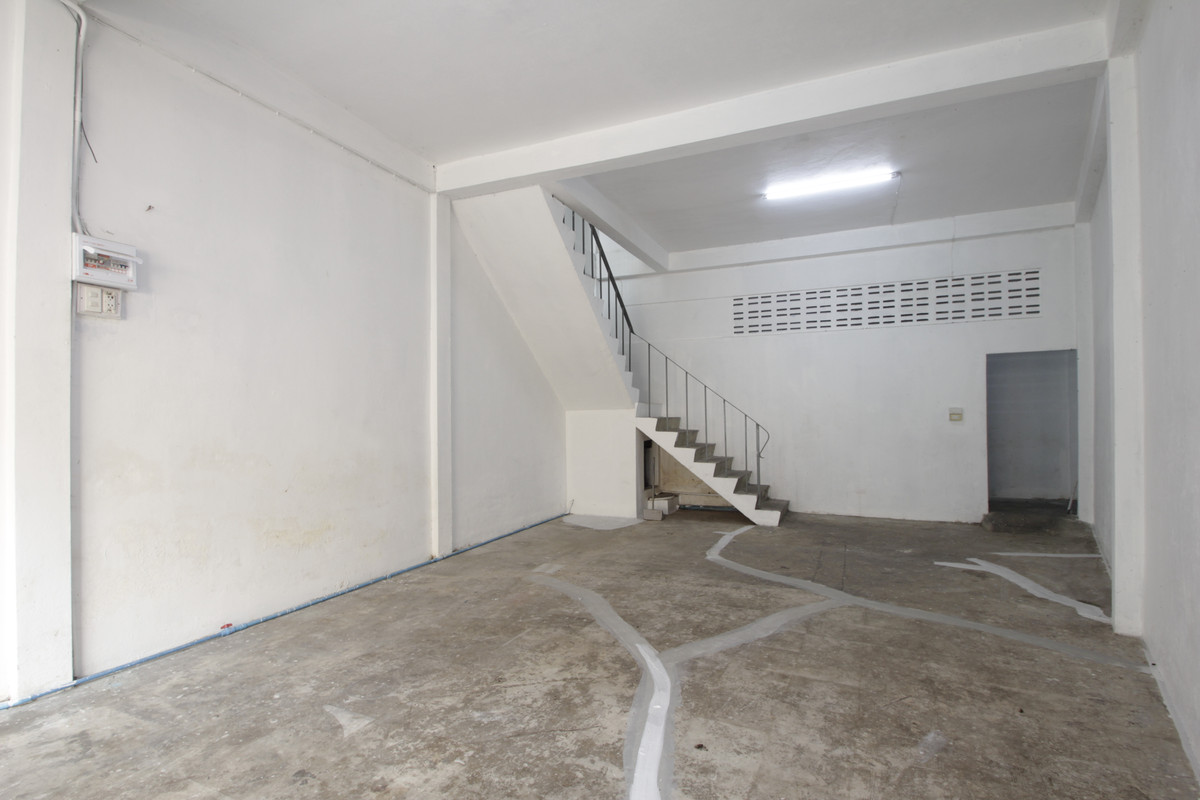 For SaleShop HouseRathburana, Suksawat : Suksawat Daokhanong Commercial Building Near Chom Thong Wutthakat BTS, 3 floors, additions, residential, warehouse, Rama 2 Expressway, Dao Khanong Market, price negotiable.