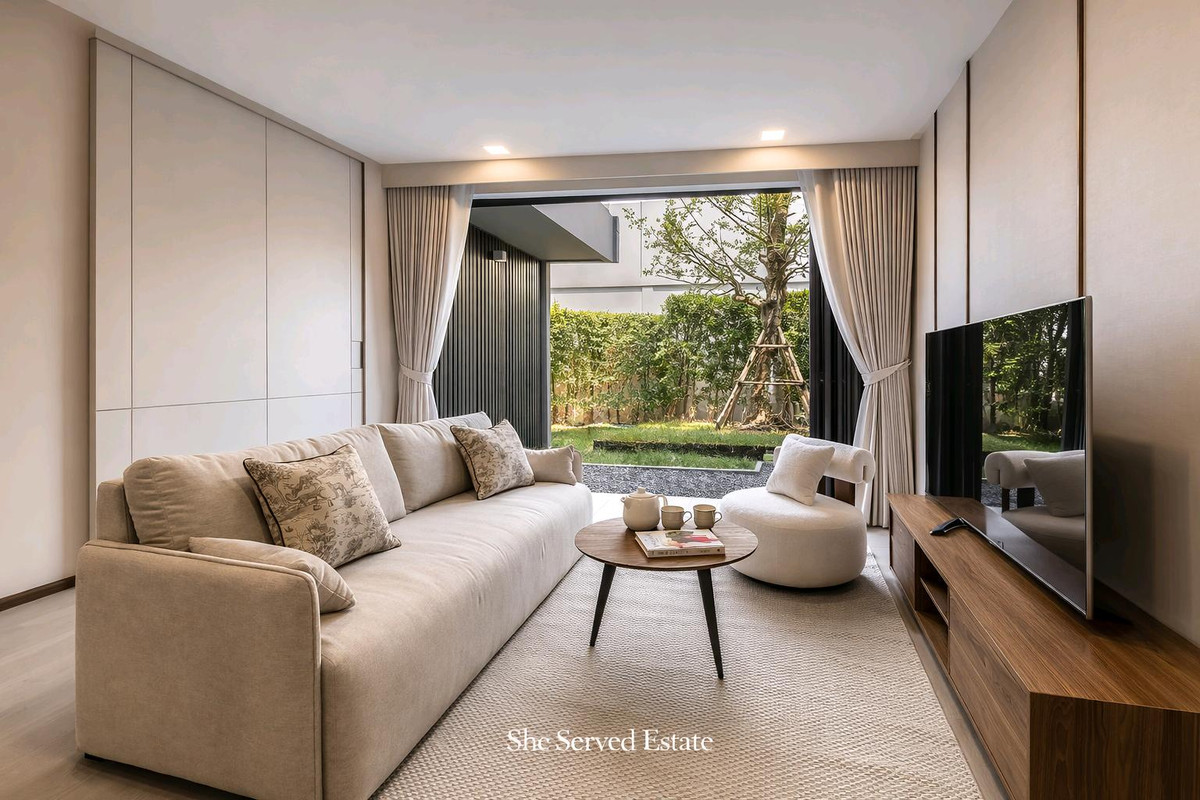 HousePattanakan, Srinakarin : ◈Sale /Rent VIVE 2 Krungthep Kreetha ◈ Land size: 86 sq.wah • South-facing • 4 Bedrooms • 5 Bathrooms