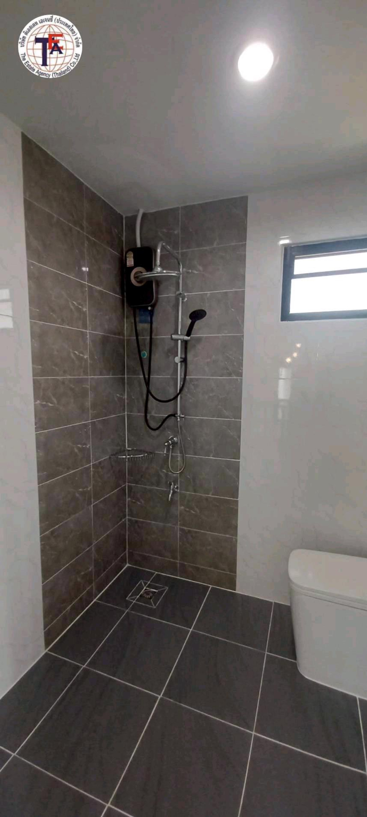 For SaleHouseMin Buri, Romklao : 2-story detached house for sale, KC Greenville Village, Mitmaitri 10/1, Nong Chok, Nong Chok Government Center. Nong Chok Phitthayanusorn School, Minburi Market, Mahanakorn University of Technology, Ramintra, Suwinthawong, Ekamai-Ramintra Expressway.