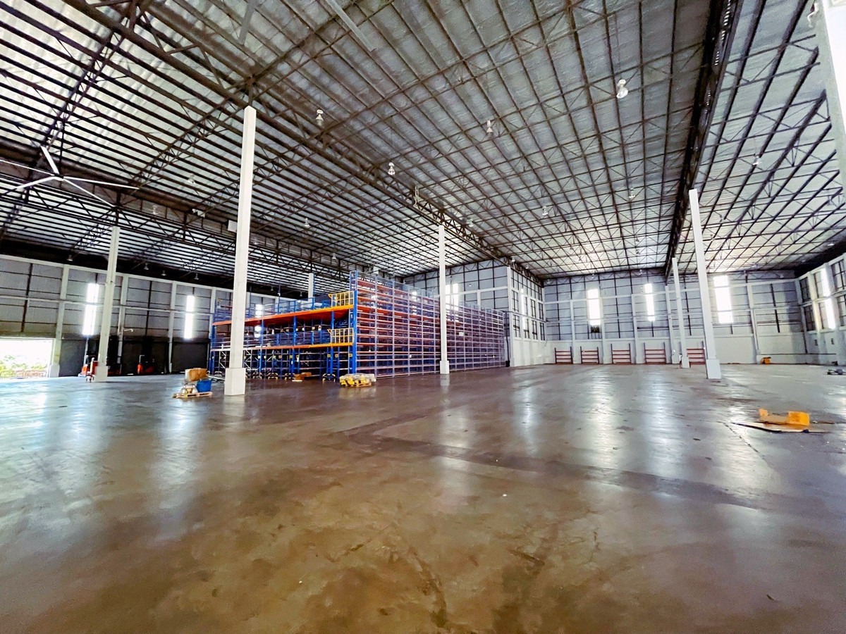 For RentFactoryBangna, Bearing, Lasalle : Factory for rent, area 5,650 sq m @ Bangna, near Suvarnabhumi Airport, can apply for a factory license. Happy to give advice on Ror.4 and BOI for foreign tenants.